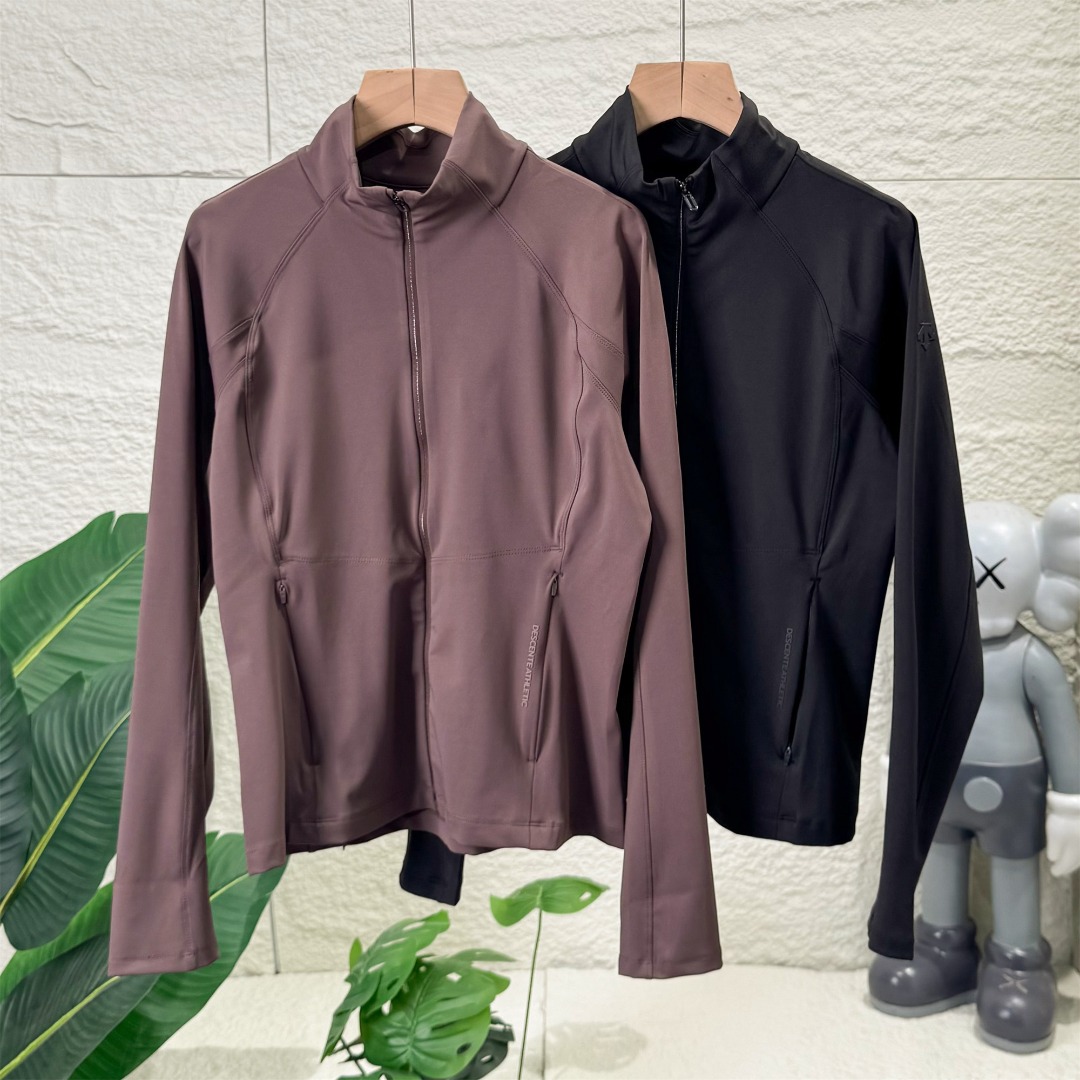 💰150 独家臻品
    DESCENTE/迪桑特女款瑜伽服健身衣，运动休闲拉链外套女士针织运动上衣紧身速干外套。

颜色：咖色  黑色

尺码：M L XL 2XL
            M     L     XL    2XL
衣长：58    60    62     64
胸围：90    94    98    102
肩宽：69    71    74     76


M推荐90-110斤
L推荐110-120斤
XL推荐120-140斤
XXL推荐140-150斤