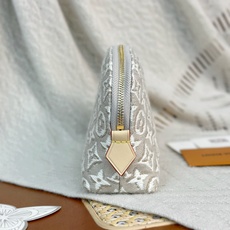 M2A320 雕花杏 (〽️全钢个性化定制版〽️163变码!) POCHETTE COSMÉTIQUE 小号化妆包!本款 M2A320 雕花杏 (〽️全钢个性化定制版〽️163变码!) POCHETTE COSMÉTIQUE 小号化妆包!本款