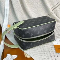 M28840 (〽️全钢个性化定制版〽️163变码!) LOCKER DOPP KIT 盥洗!本款 Locker Dop M28840 (〽️全钢个性化定制版〽️163变码!) LOCKER DOPP KIT 盥洗!本款 Locker Dop