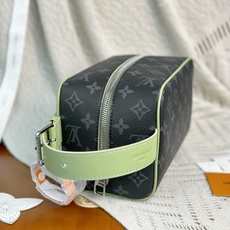 M28840 (〽️全钢个性化定制版〽️163变码!) LOCKER DOPP KIT 盥洗!本款 Locker Dop M28840 (〽️全钢个性化定制版〽️163变码!) LOCKER DOPP KIT 盥洗!本款 Locker Dop