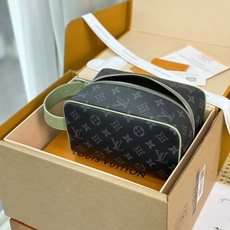 M28840 (〽️全钢个性化定制版〽️163变码!) LOCKER DOPP KIT 盥洗!本款 Locker Dop M28840 (〽️全钢个性化定制版〽️163变码!) LOCKER DOPP KIT 盥洗!本款 Locker Dop