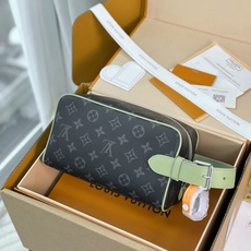 M28840 (〽️全钢个性化定制版〽️163变码!) LOCKER DOPP KIT 盥洗!本款 Locker Dop M28840 (〽️全钢个性化定制版〽️163变码!) LOCKER DOPP KIT 盥洗!本款 Locker Dop