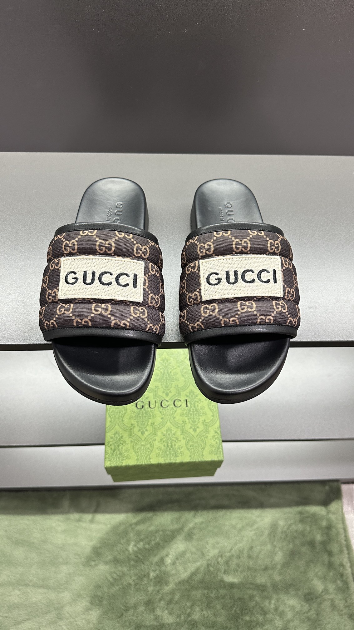 Gucci Zapatos Pantuflas Beige Bordado Universal para hombres y mujeres Poliéster Caucho Pantalones deportivos