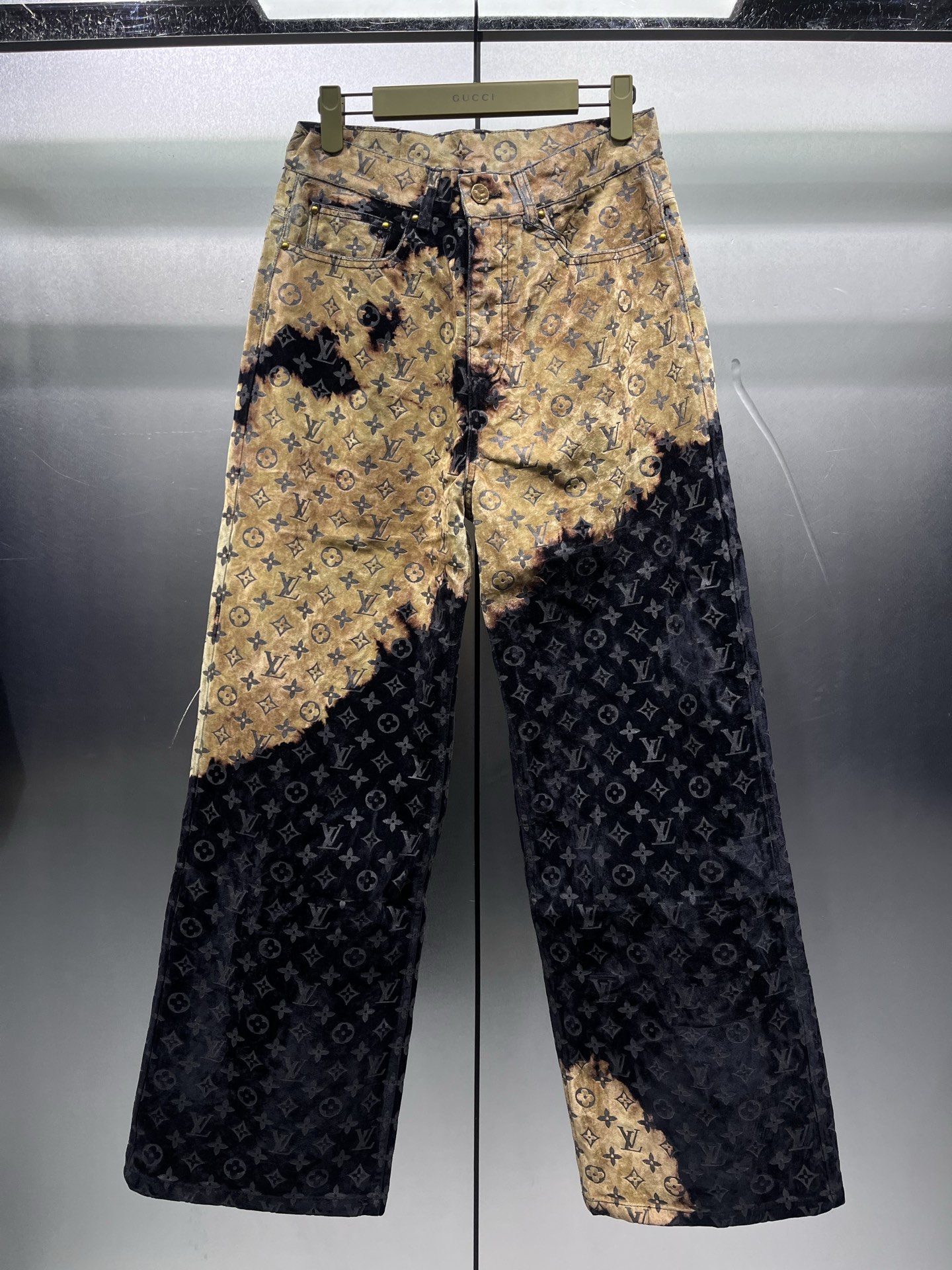 NO:637431,1v new limited edition all-over printed flocked jacquard fire cloud jeans 30-36 full size foodie number, Louis Vuitton-clothing, louis vuitton, jeans, alexander wang198609091v 新款限定满印植绒提花火烧云牛仔裤 30-36全码吃货 编号,路易威登-服装,louis vuitton,jeans,alexander wang,Women's clothing