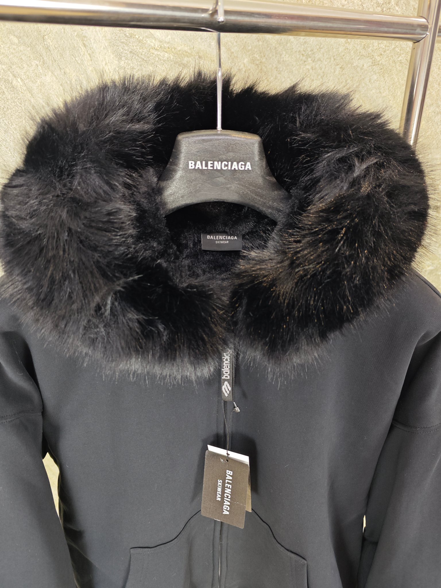 발렌시아가 밍크 퍼 메시 남성 자켓 25FW 상세 이미지 3