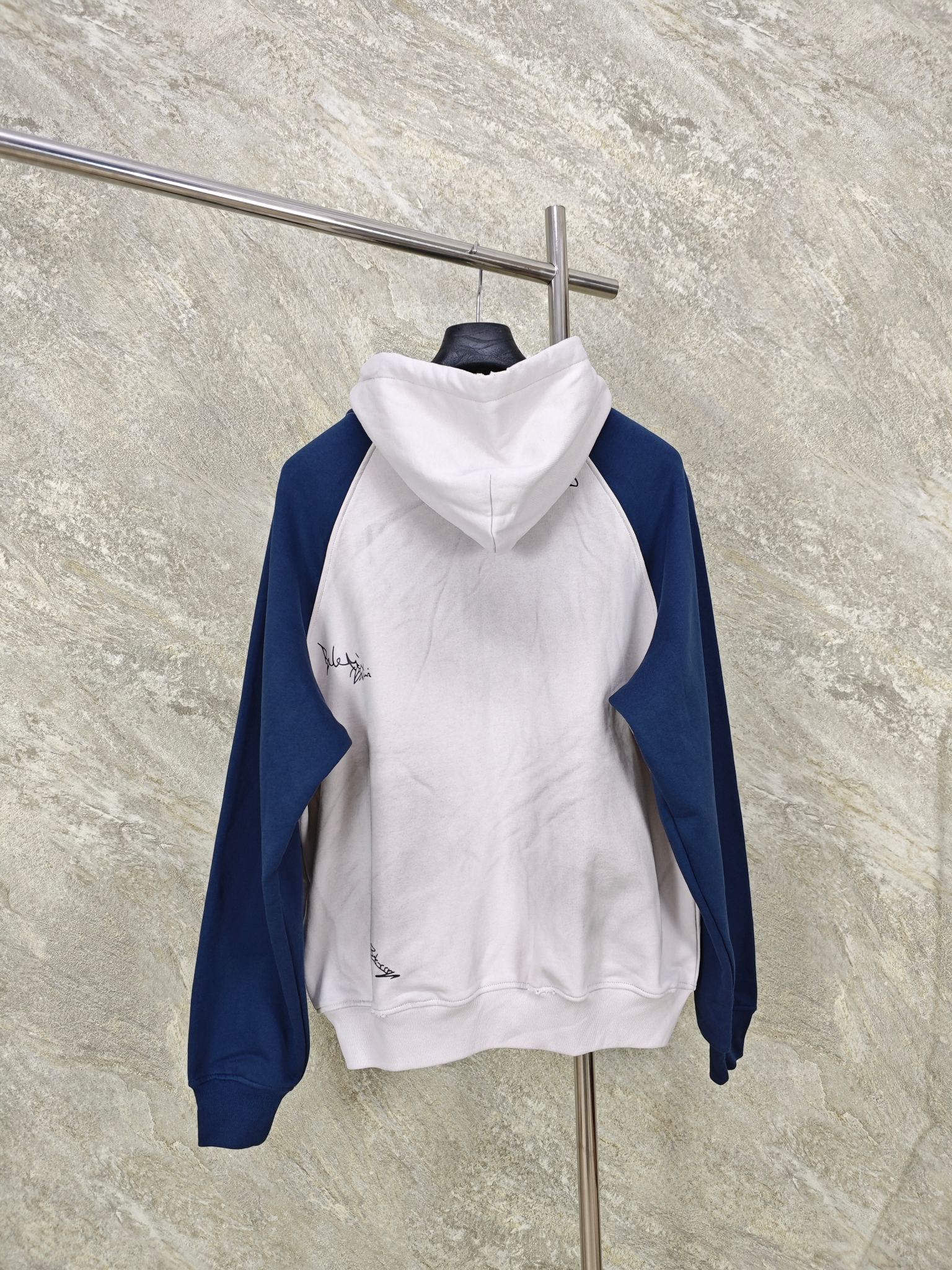 발렌시아가 그래피티 자수 후드티 남성 자켓 25 FW 25FW 상세 이미지 2