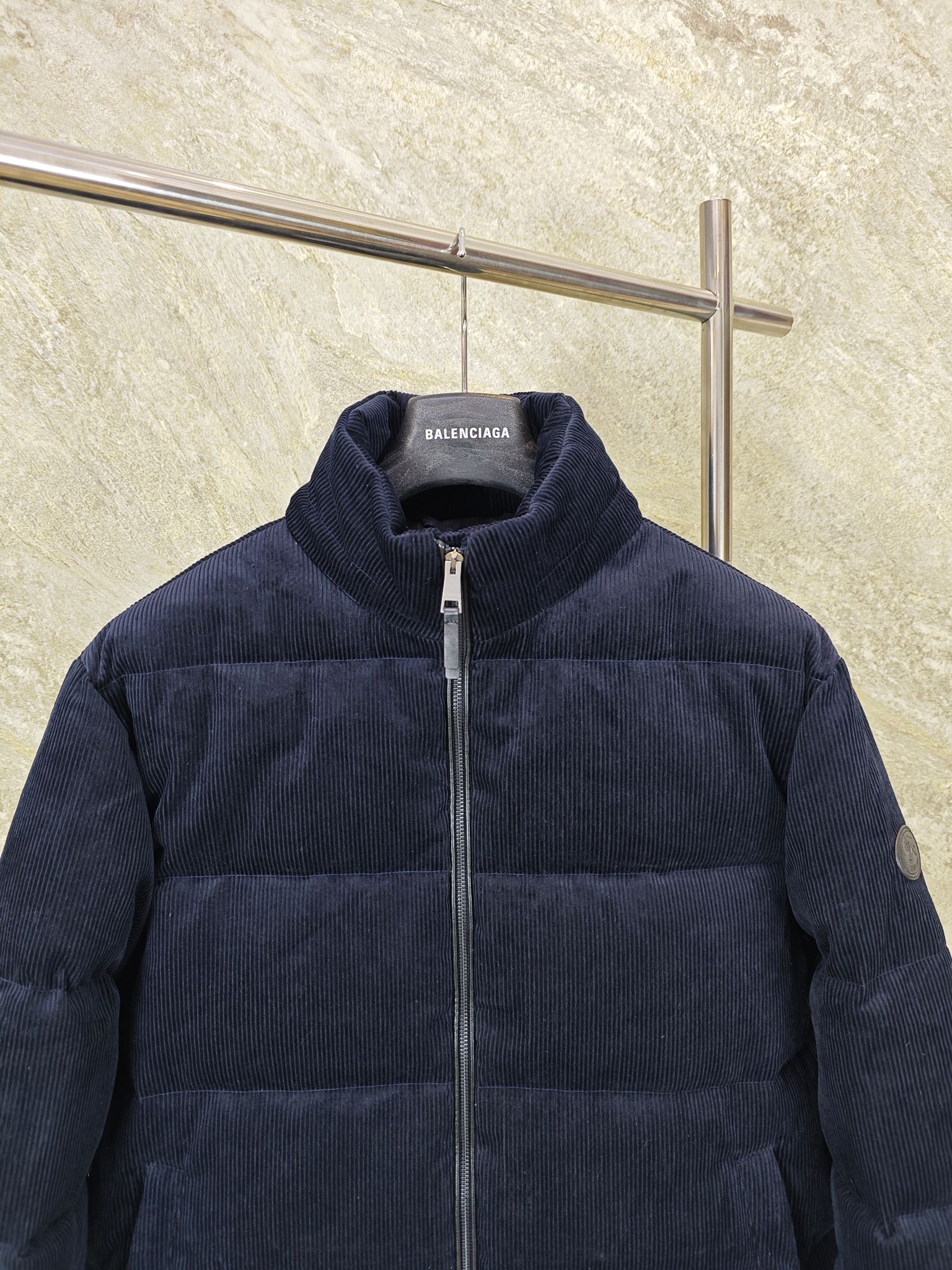 버버리 코듀로이 다운 자켓 25FW 상세 이미지 3