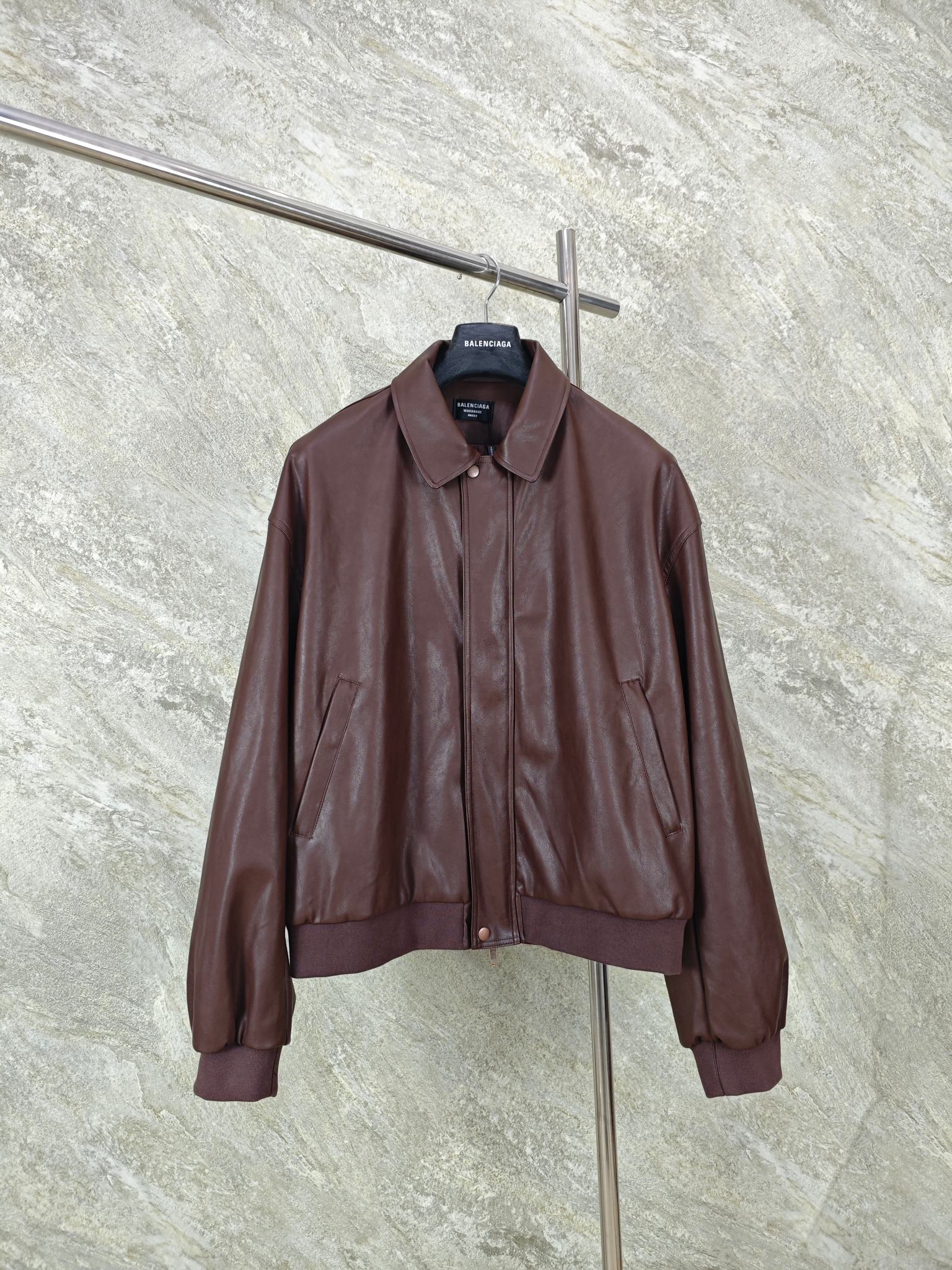 발렌시아가 2025FW 자켓 5560