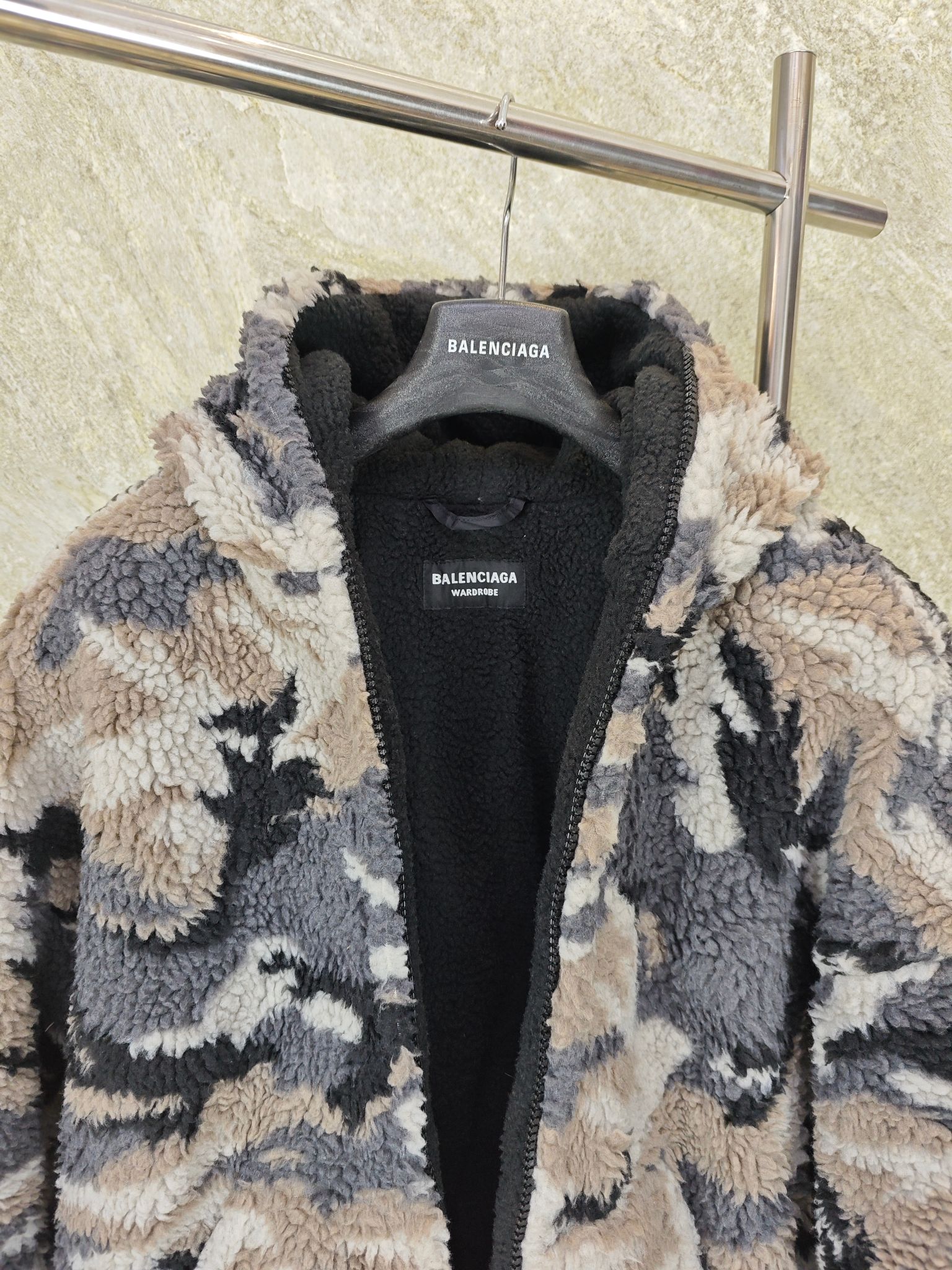 발렌시아가 카모플라주 램울 후드 자켓 25FW 상세 이미지 4