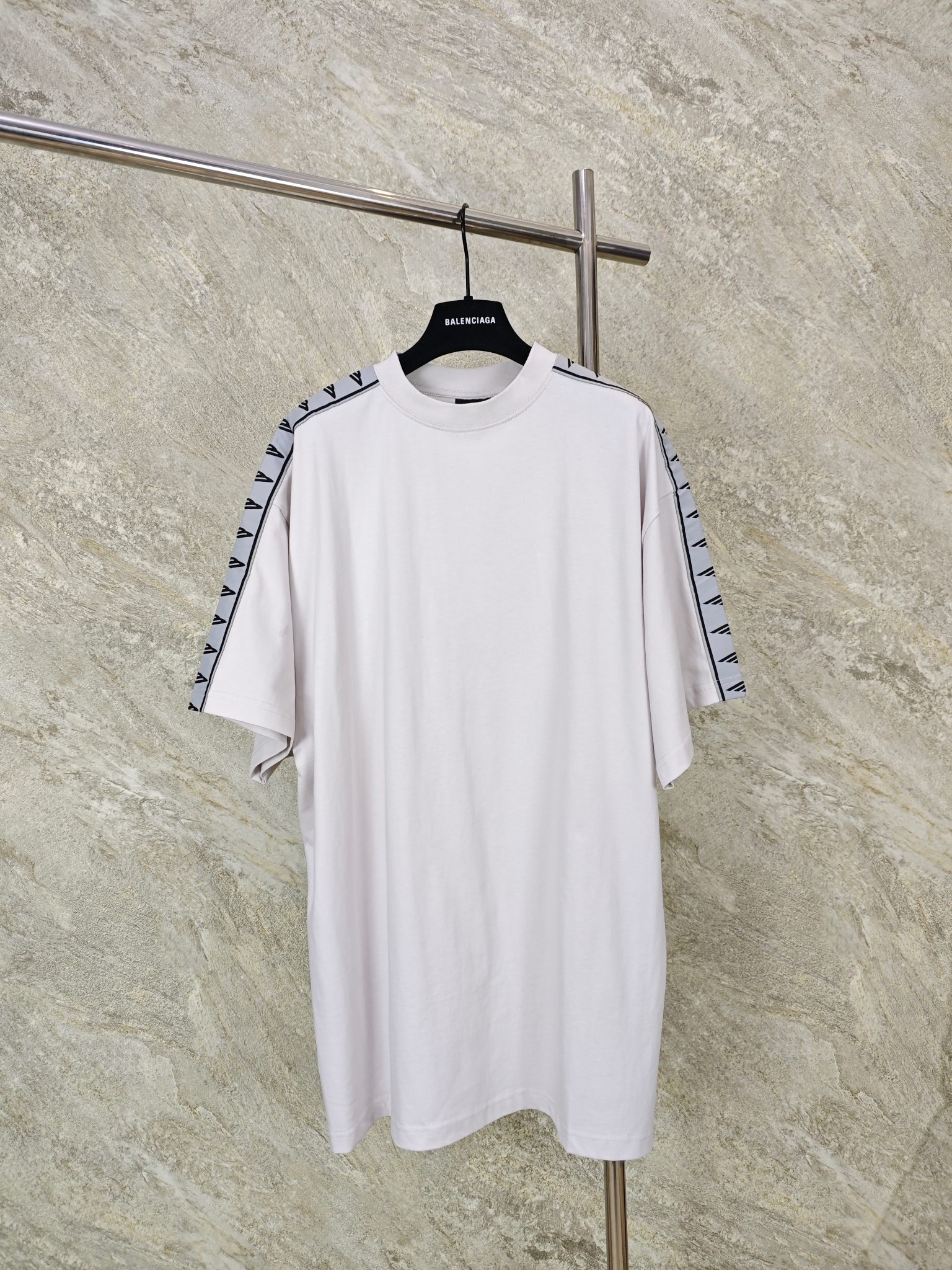발렌시아가 2026SS 모노그램 로고 코튼 반팔 티셔츠 1067 Balenciaga T Shirt