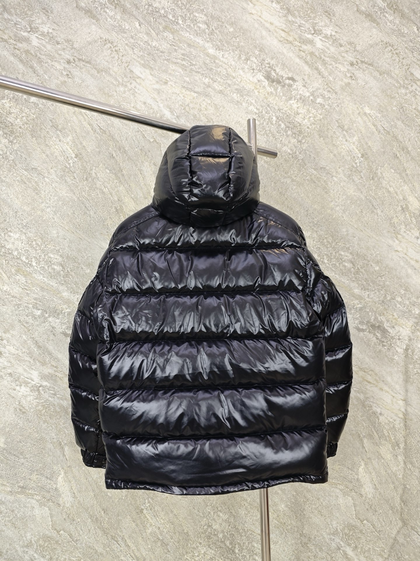 몽클레르 마야 후드 탈착 남성 패딩 점퍼 상세 이미지 2