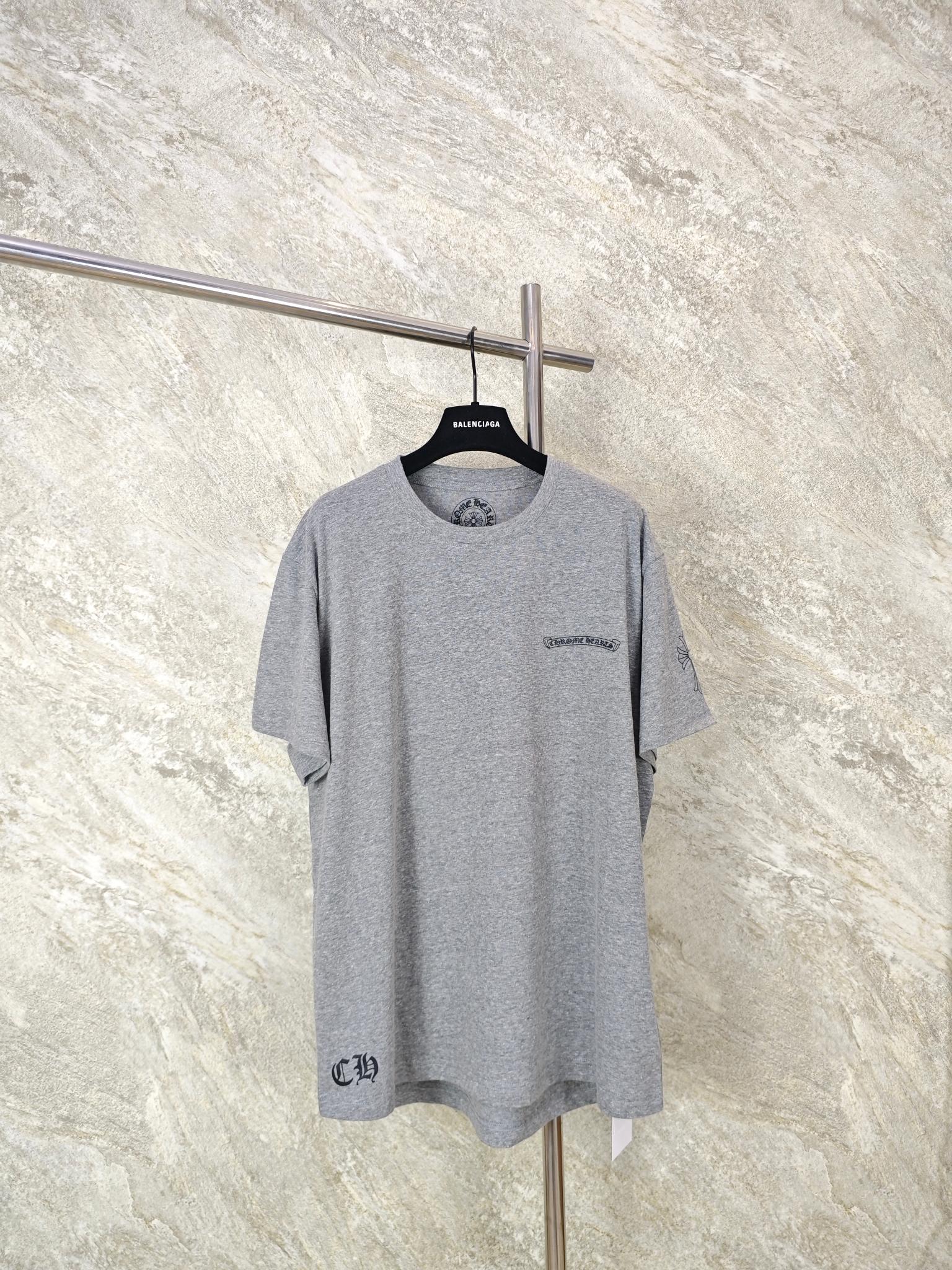 NO:824398,Top quality CH Cross Group Short Sleeves. Custom dyed floral gray 26 weave 200g according to YB. Gray fabrics are extremely expensive. No stock in the market. Printing uses a variety of printing techniques. Customized accessories. Size S M L, Chrome Hearts-Clothing, chrome hearts, T-shirt,19860909顶级品质 CH 十字架群短袖 根据YB订染花灰色26织200克 花灰面料价格极为高昂 市场无现货 印花采用多种印花工艺 定制辅料 尺码 S M L,克罗心-服装,chrome hearts,T-shirt,,Women's clothing