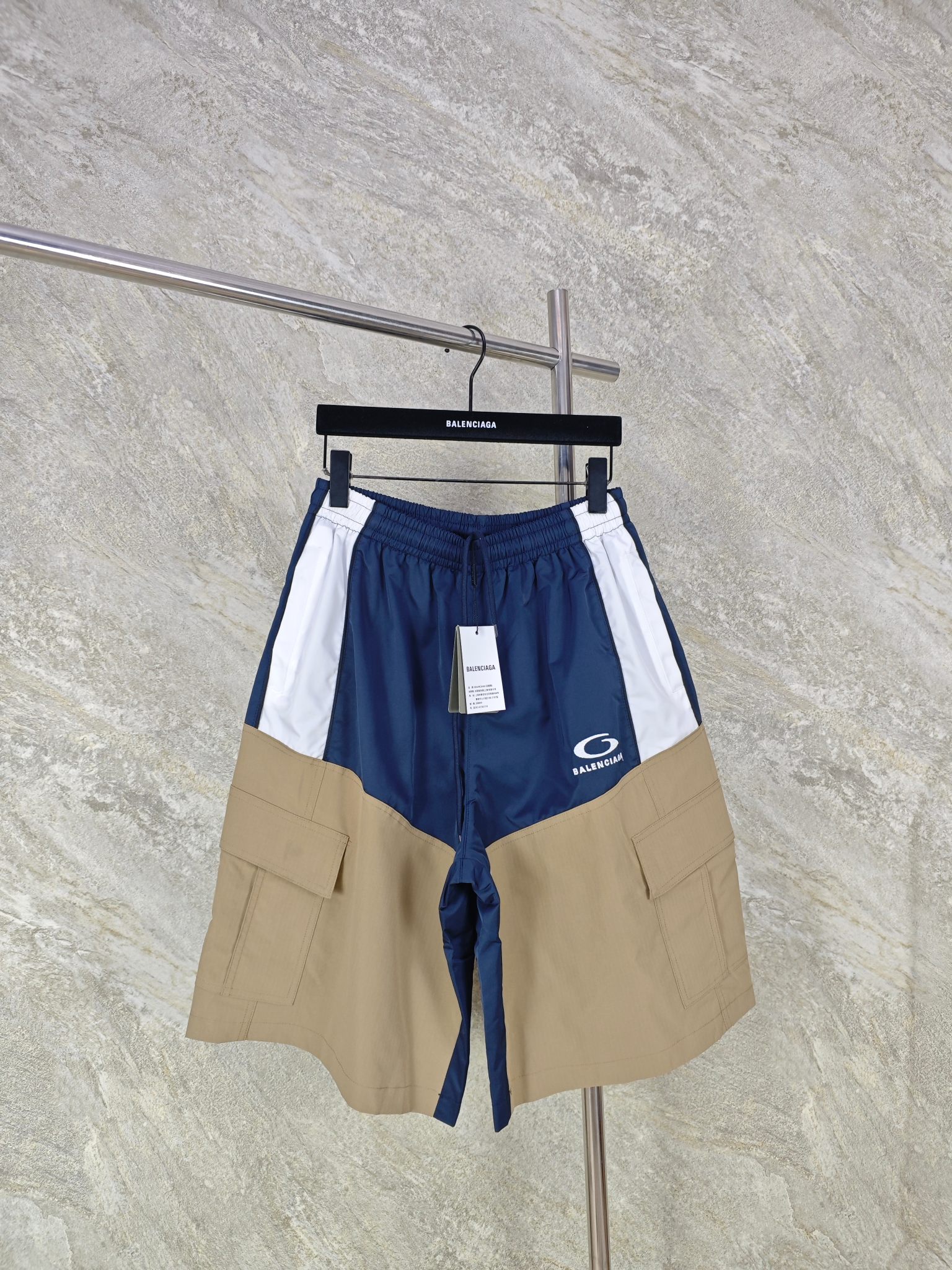 NO:824217,Top quality BLCG 25ss nylon patchwork cargo shorts SIZE S M L XL, Balenciaga-clothing, balenciaga, shorts,19860909顶级品质 BLCG 25ss 尼龙拼接工装短裤 SIZE S M L XL,巴黎世家-服装,balenciaga,shorts,,Women's clothing