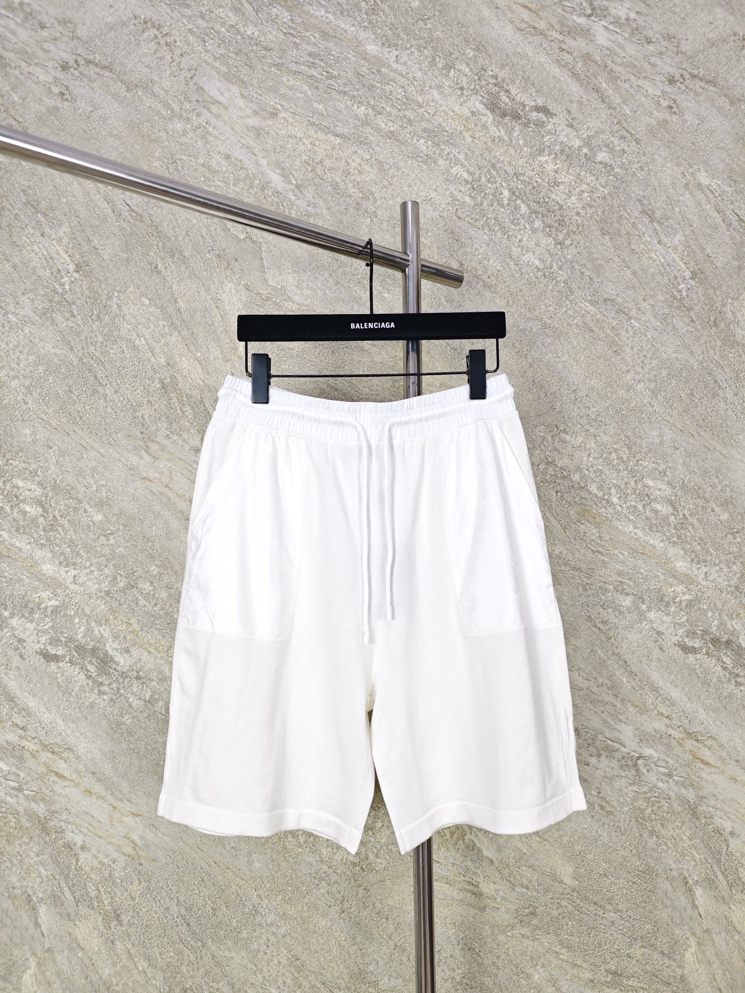 NO:865743,Top quality LV dark pattern old flower patch pocket drawstring shorts. Original purchase of 12200, using 60 strands of fine cotton yarn, knitted with a 14 knitting machine imported from Germany (SOTO), different fabrics spliced, garment wool fermentation washing, customized 11 bells, customized 11 ropes, customized 11 trademarks. It is recommended to wash by hand (this product is made of wool and is not easy to machine wash) size S M L XL, Louis Vuitton-clothing, louis  vuitton,louis vuitton,shorts,19860909顶级品质 lv暗纹老花贴布口袋抽绳短裤 原版12200购入,采用60支股精疏棉纱线,采用德国进口（SOTO）14针织机针织而成,不同面料拼接,成衣毛料酵洗,定制11吊钟,定制11绳子,定制11商标. 建议手洗（本产品为毛料织造而成不易机洗） size S M L XL,路易威登-服装,louis vuitton,louis vuitton,shorts,,Women's clothing