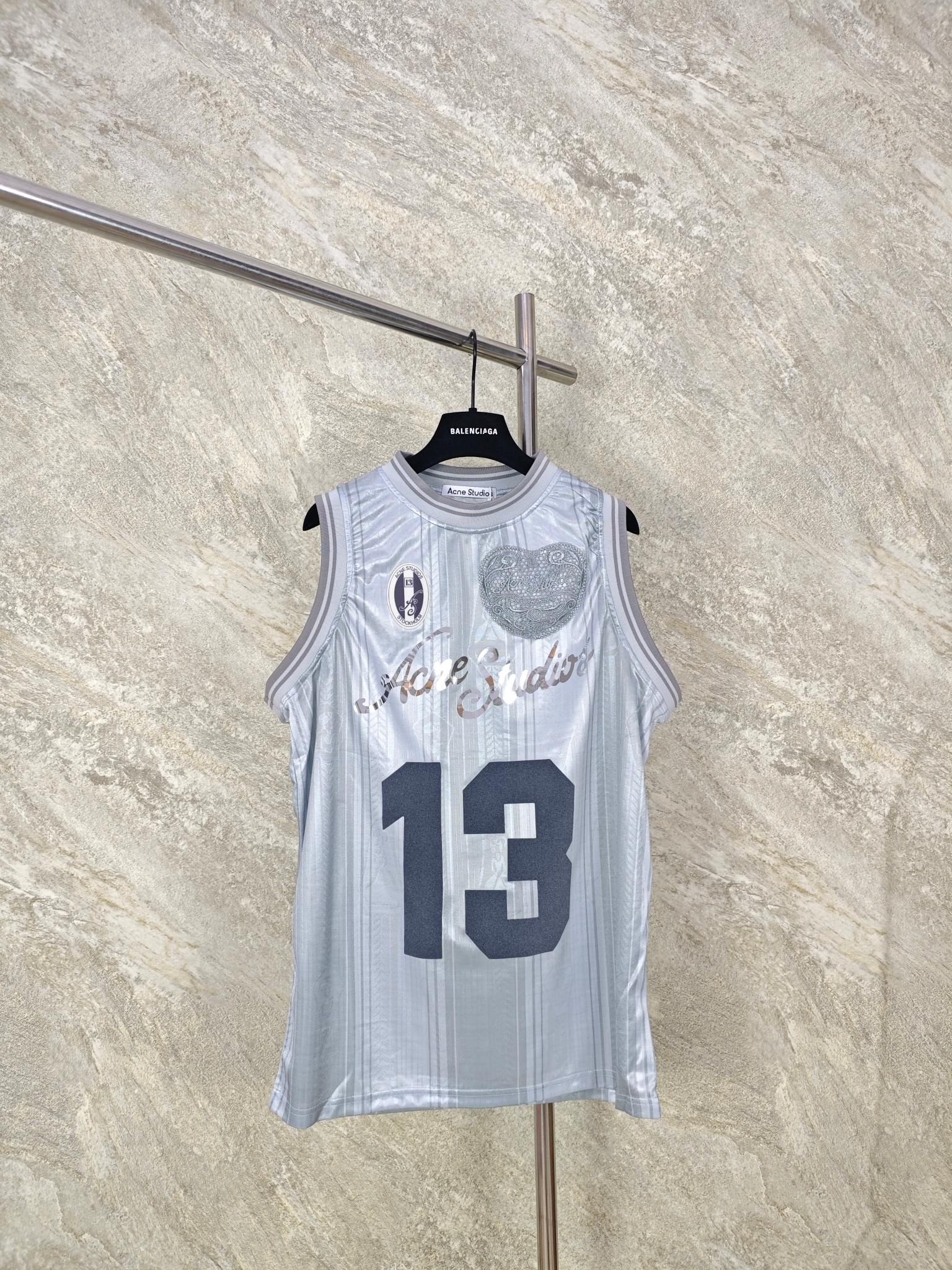 NO:897316,Top quality Acne Studio*26ss satin lace jersey vest. The satin jacquard material has its own luster. The fine vertical stripes + laser letter printing are super detailed! The lace love embroidery on the shoulders is originally developed and full of details!  Color silver white size SML, men's clothing,acne studios,dior,19860909顶级品质 Acne Studio*26ss 缎面蕾丝球服马甲 缎面提花材质自带光泽感,细竖条纹+镭射字母印花超有细节!肩部蕾丝爱心刺绣 原版开发 细节拉满！ 颜色银色 白色 尺码SML,男装,acne studios,dior,,Women's clothing