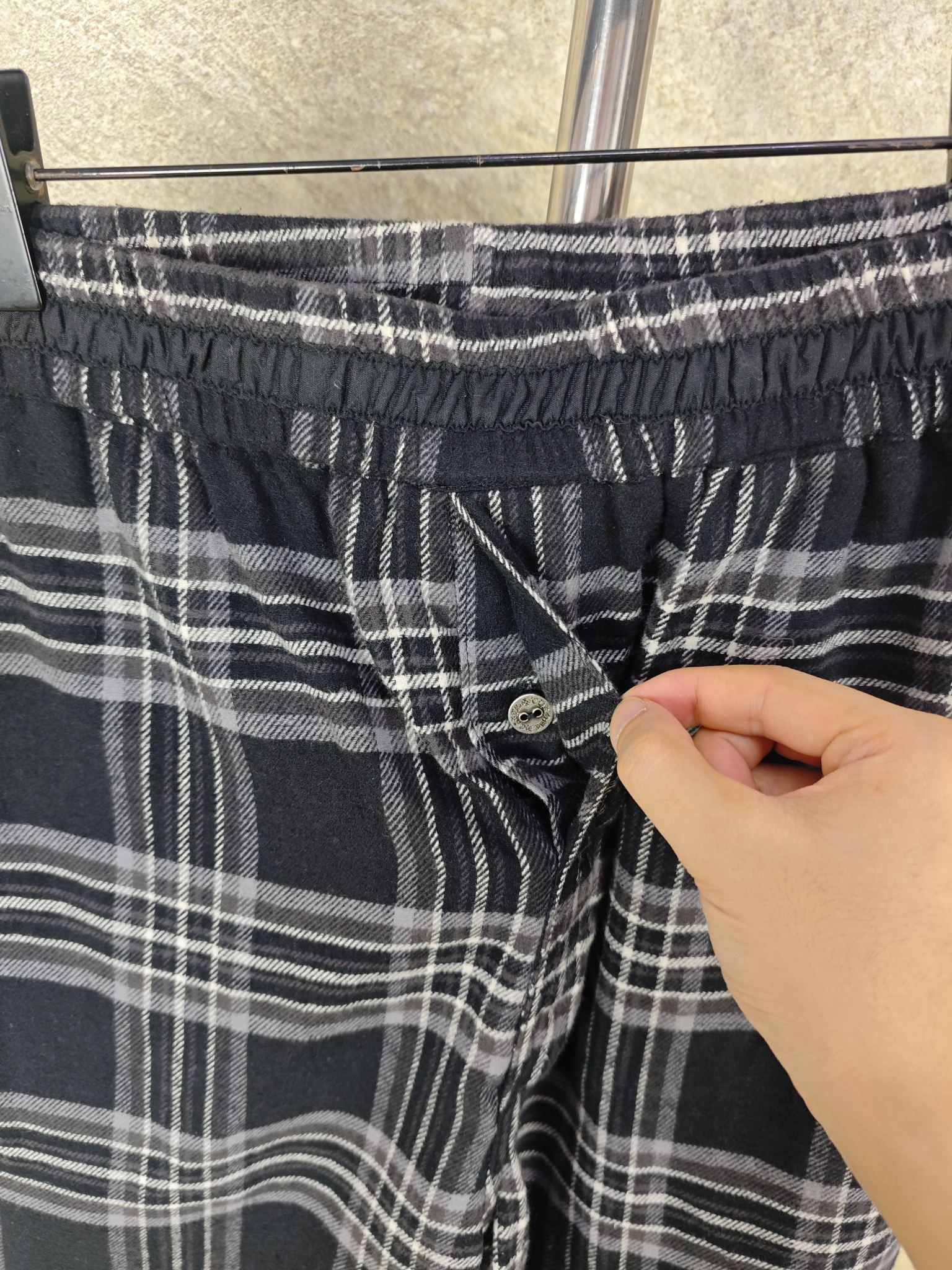 버버리 플란넬 체크 패턴 남성 반바지 26SS 썸네일 이미지