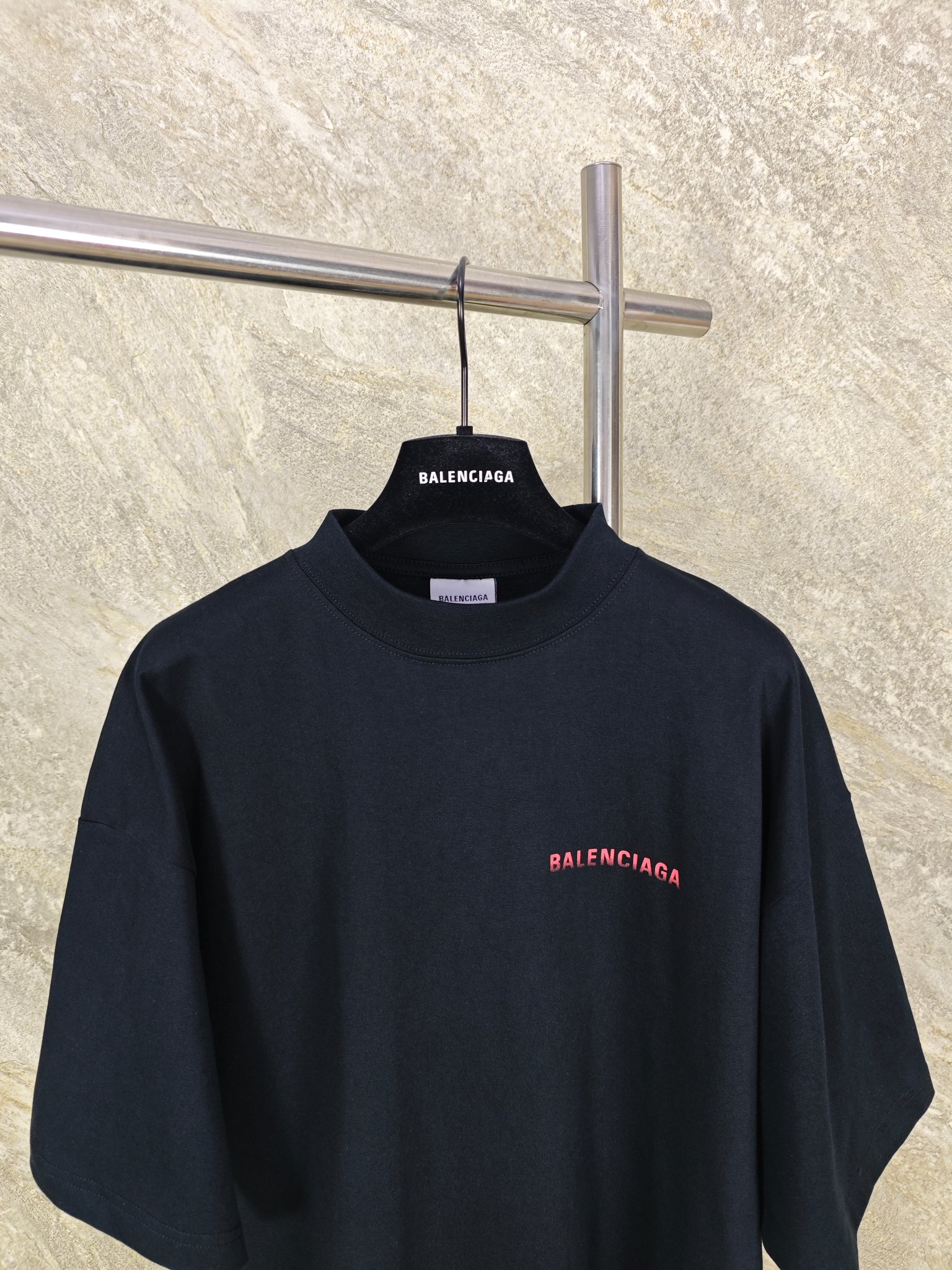 발렌시아가 그라데이션 프린트 남성 반팔 티셔츠 26 FW 26FW 상세 이미지 3