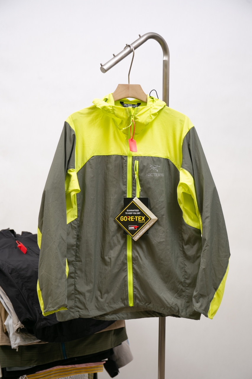 Arc'teryx Squamish Hoody: Lightweight, Windproof, and Packable Jacket