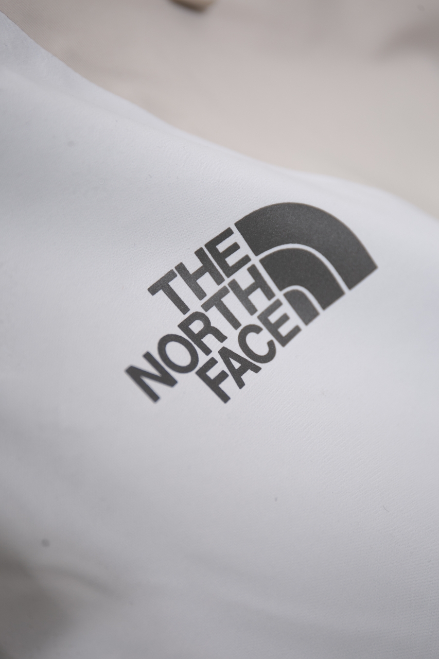 The North Face Men's DRYVENT Waterproof Reflective Windbreaker Jacket 7 windows1743250424687 2113397301 365616997