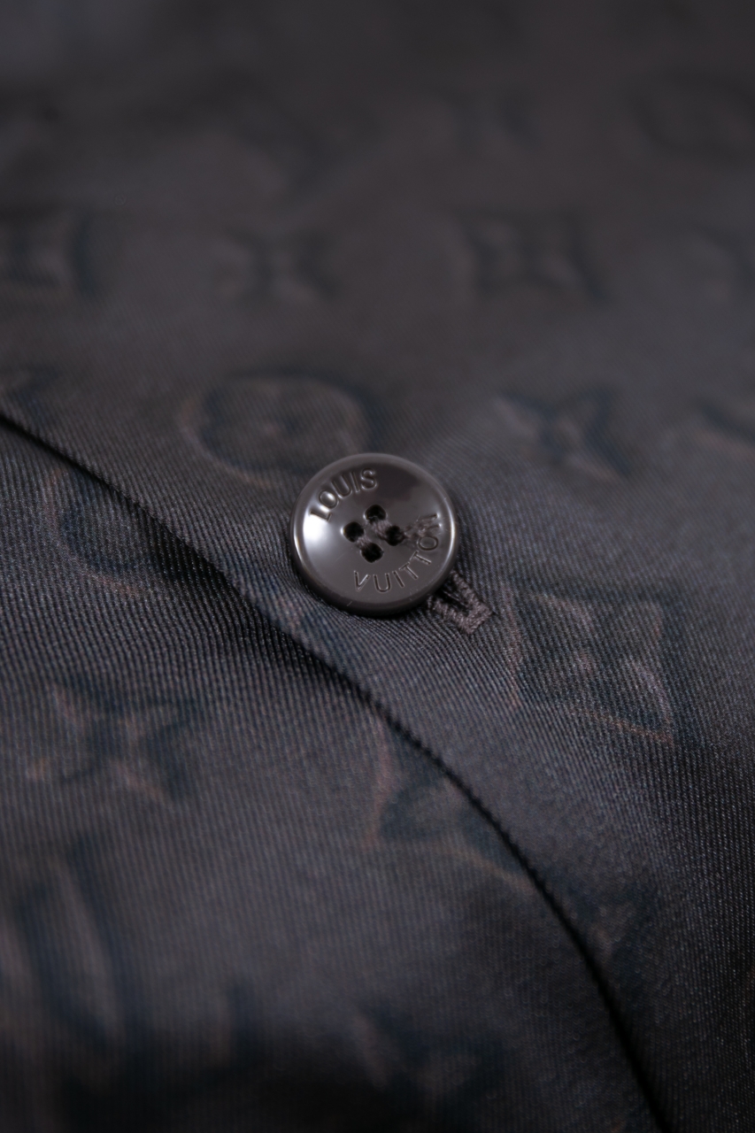 Louis Vuitton 2025SS Silk Jacquard Logo Shirt and Shorts Set 5 windows1743519143008 813496945 183510060
