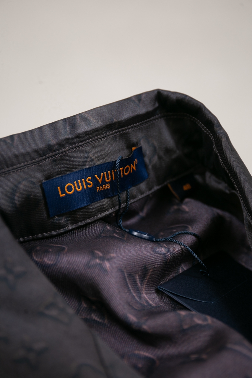 Louis Vuitton 2025SS Silk Jacquard Logo Shirt and Shorts Set 6 windows1743519143804 16144555361361996687