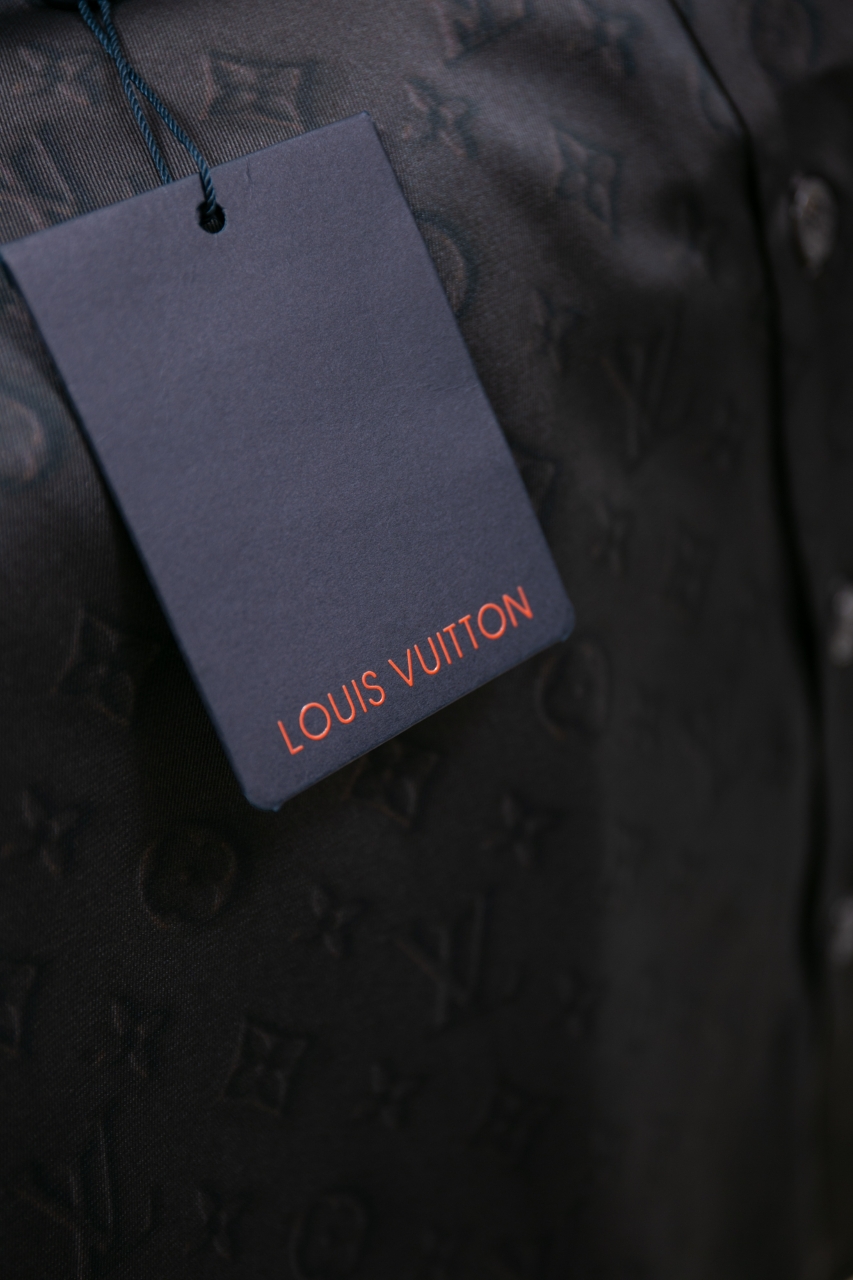 Louis Vuitton 2025SS Silk Jacquard Logo Shirt and Shorts Set 7 windows1743519143874 3052839631989923874