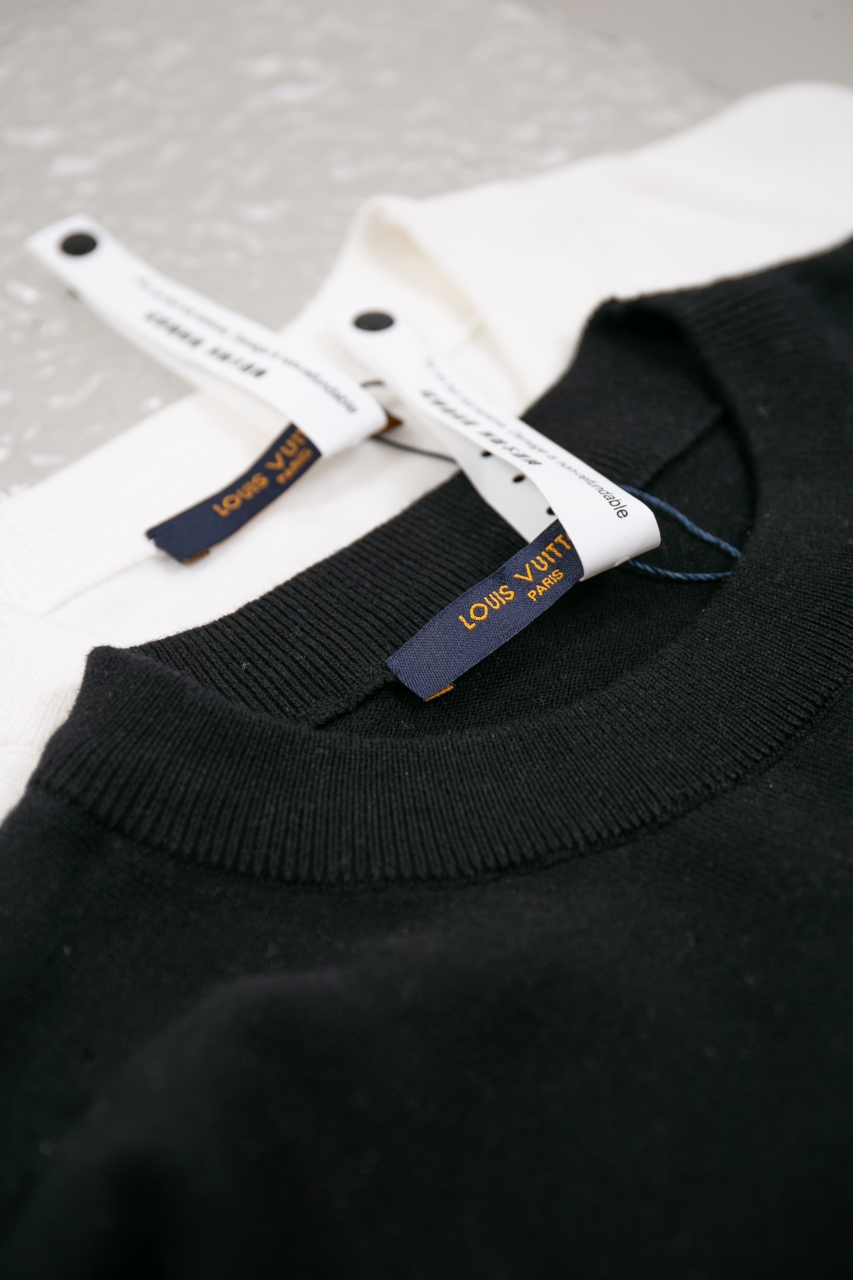 Louis Vuitton Crystal Jersey Tee - Short Sleeve, Crew Neck, Black, Unisex 3 windows1743636024244 1490285380 87701181