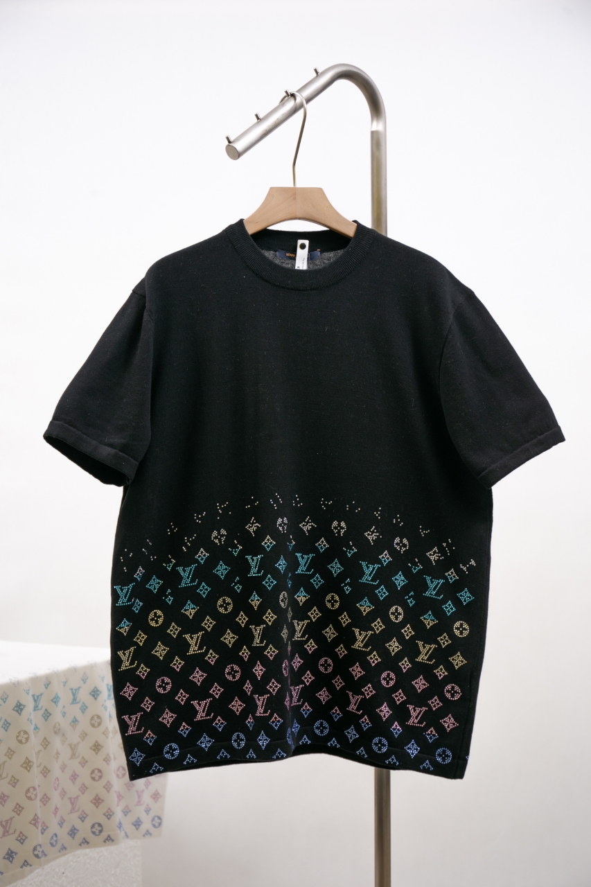 Louis Vuitton Crystal Jersey Tee - Short Sleeve, Crew Neck, Black, Unisex 1 windows1743636024332 1722169663 1362228595