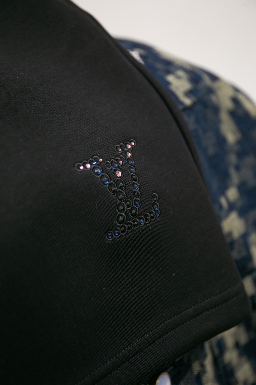 Louis Vuitton Rhinestone Logo Black Cotton-Blend Knit Sweat Shorts 4 windows1743704424549 1230276198 195548630