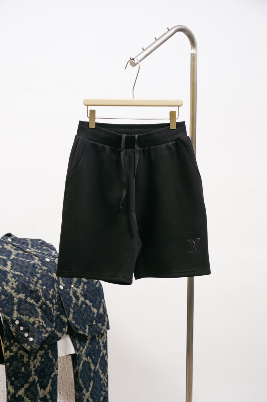 Louis Vuitton Rhinestone Logo Black Cotton-Blend Knit Sweat Shorts 2 windows1743704424561 1230276198 1438126624