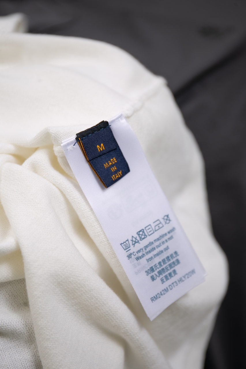 Louis Vuitton Jacquard Monogram Tee - Short Sleeve Crew Neck T-Shirt 7 windows1744152063681 1244671534 668002099