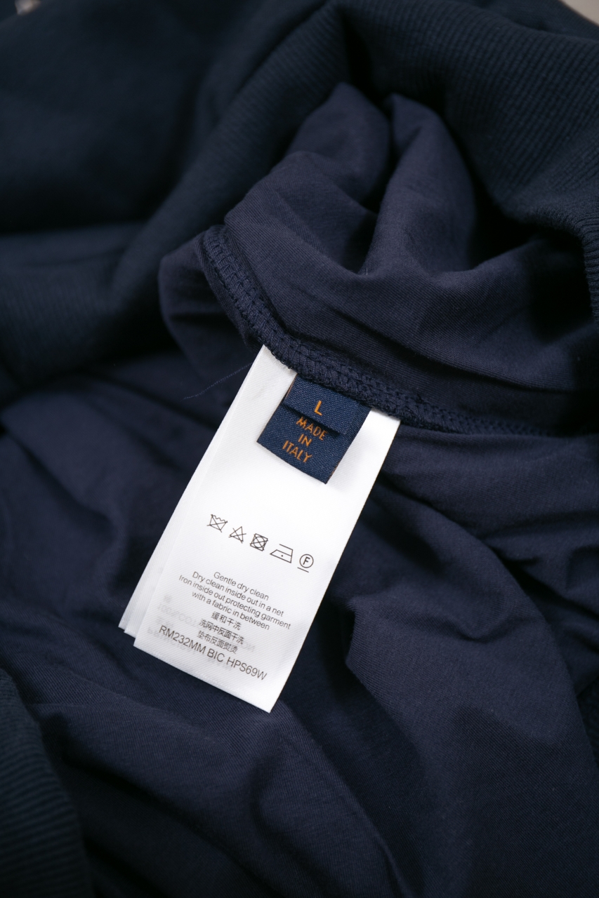Louis Vuitton Marine Loose-fit Hoodie Pullover Sweatshirt for Men and Women 9 windows1755713108571 22990995578519758