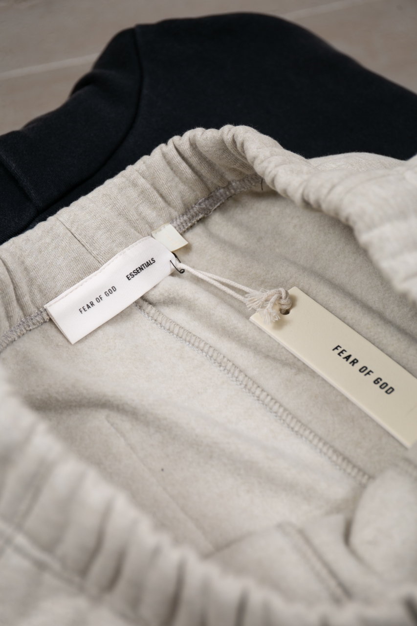 Fear Of God Essentials Fleece Lounge Pants Ninth Collection Metal Logo 9 windows1756422429882 16167525329702923