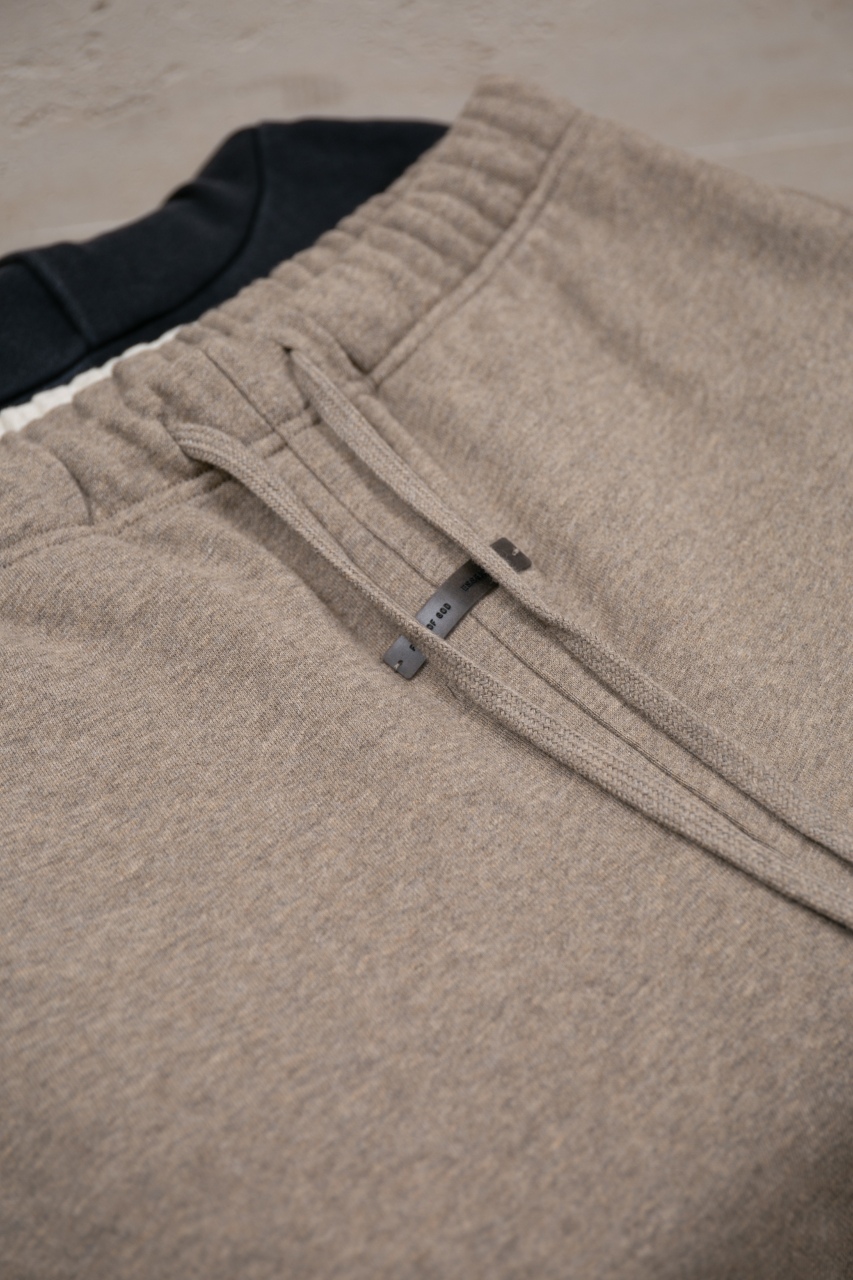 Fear of God Essentials Ninth Collection Metal Logo Fleece Lounge Pants 4 windows1756422459835 457337776 125041948