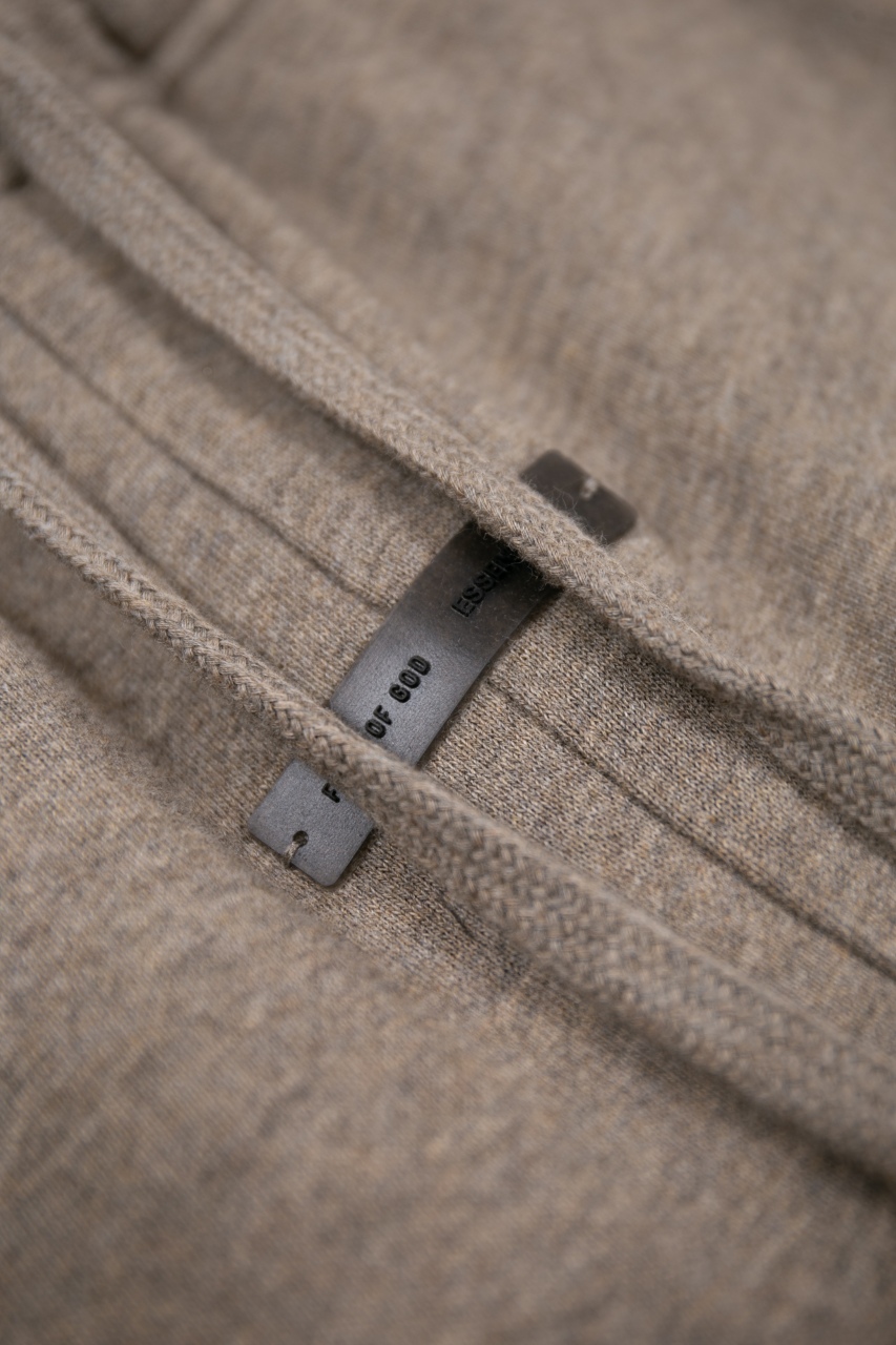 Fear of God Essentials Ninth Collection Metal Logo Fleece Lounge Pants 5 windows1756422459926 17148058871491971125