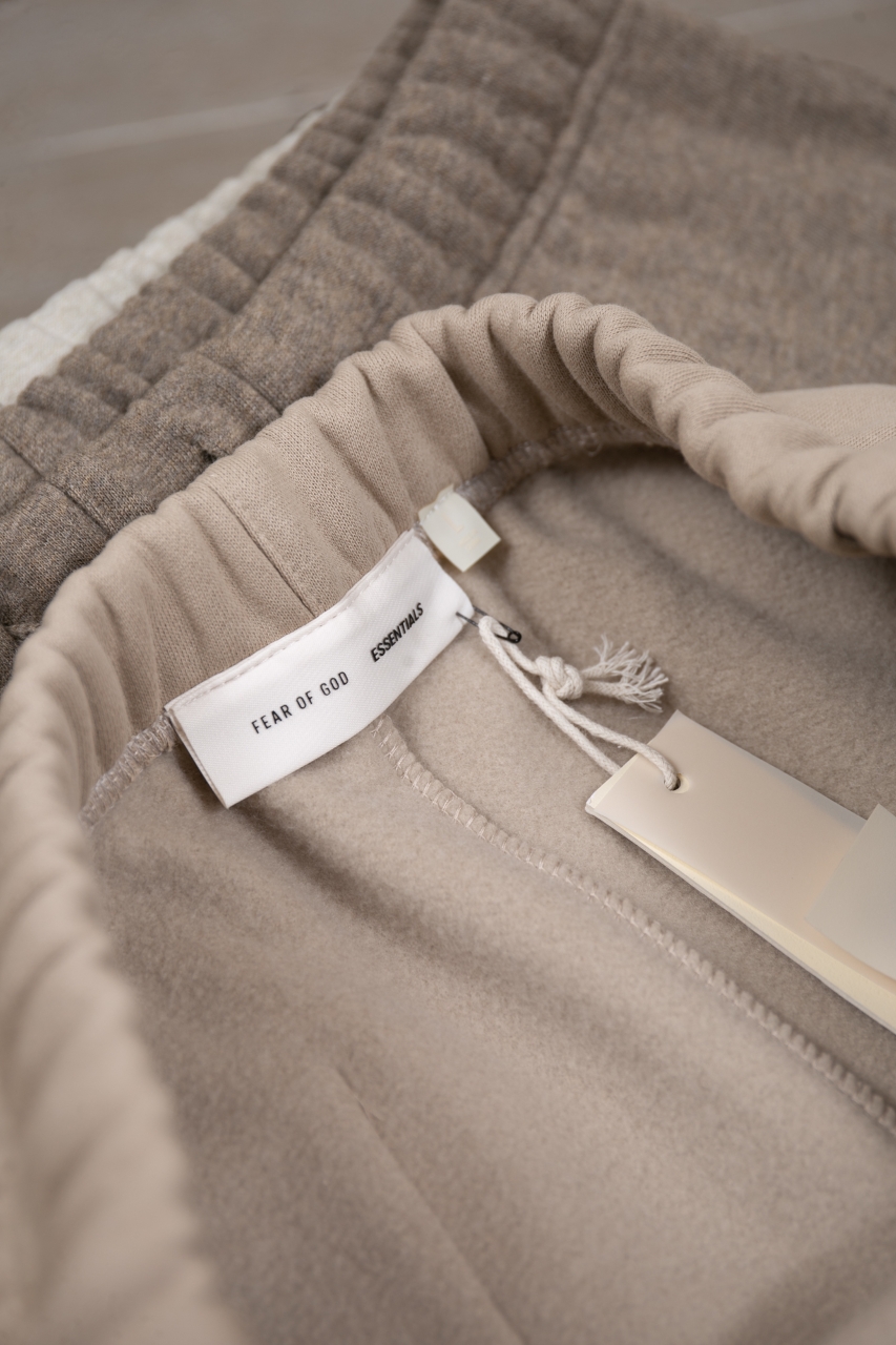Fear of God Essentials Fleece Lounge Pants - Comfortable and Stylish Joggers 4 windows1756422495046 3249140561329033701