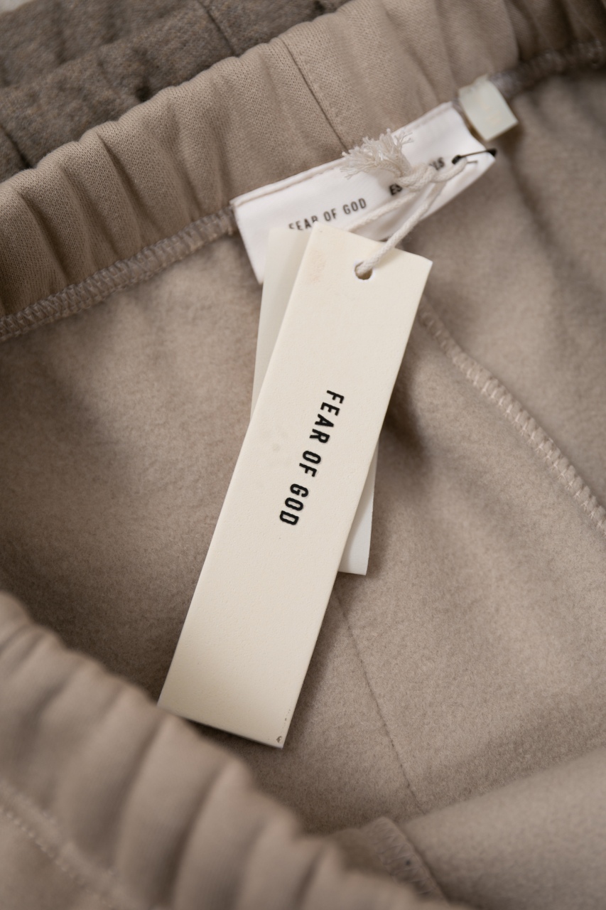 Fear of God Essentials Fleece Lounge Pants - Comfortable and Stylish Joggers 5 windows1756422495442 5497074061843529566