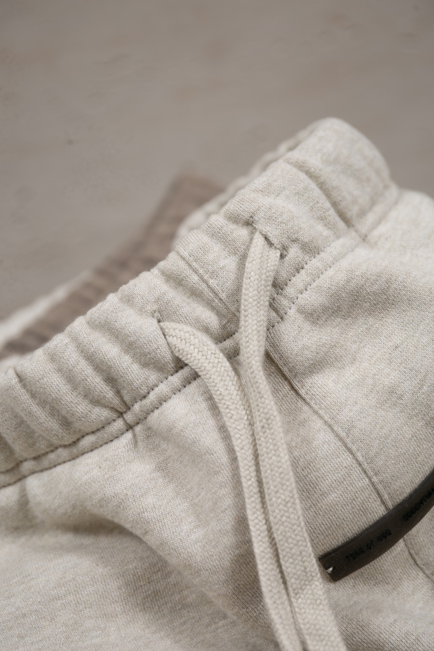 Fear of God Essentials Straight Leg Drawstring Sweatpants - Relaxed Fit 9 windows1756422712019 183983326952362344