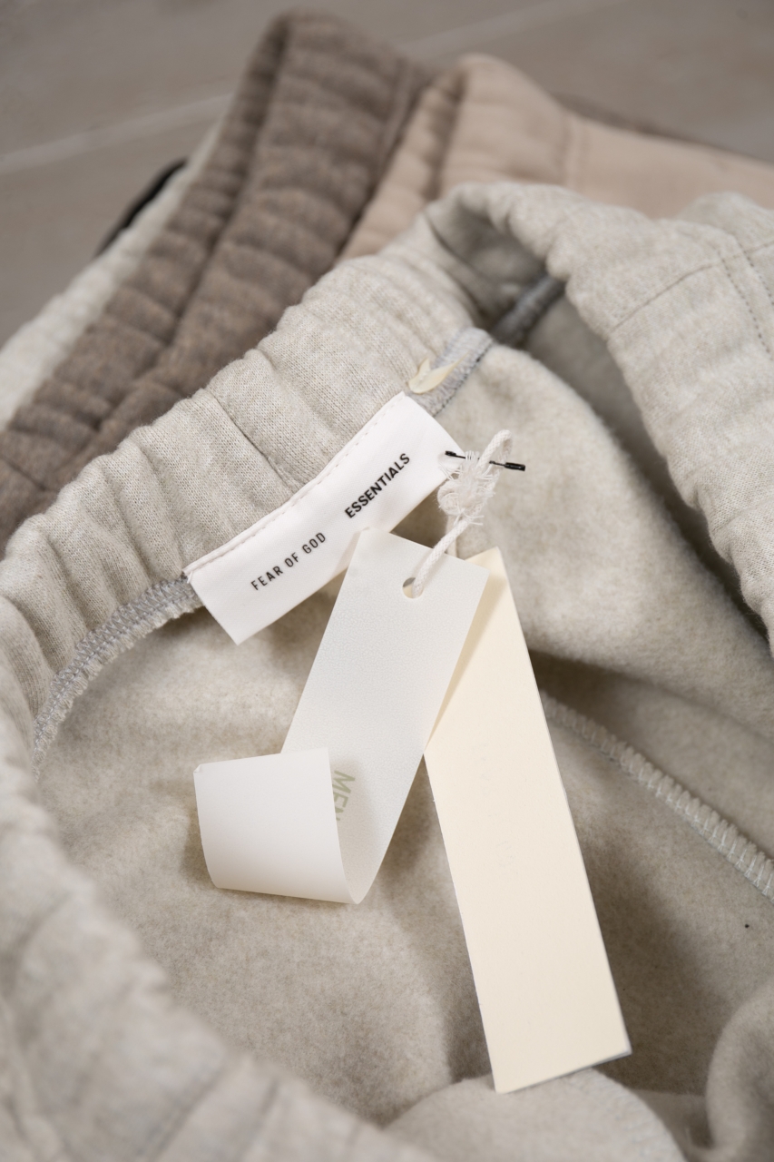 Fear of God Essentials Straight Leg Drawstring Sweatpants - Relaxed Fit 10 windows1756422712039 954511254813056069