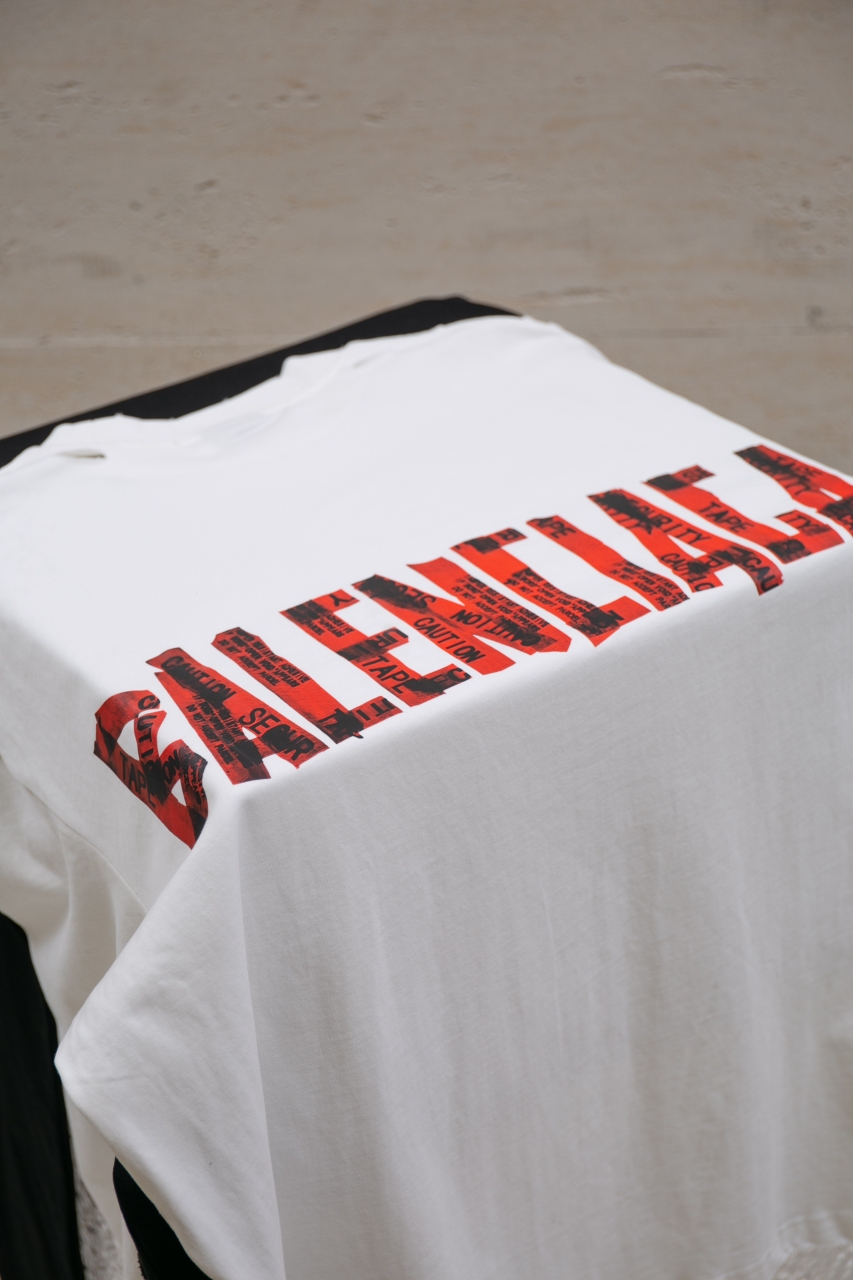 Balenciaga 25FW Distressed Long Sleeve Crew Neck T-Shirt - Unisex 7 windows1756825682099 19956300521849199199