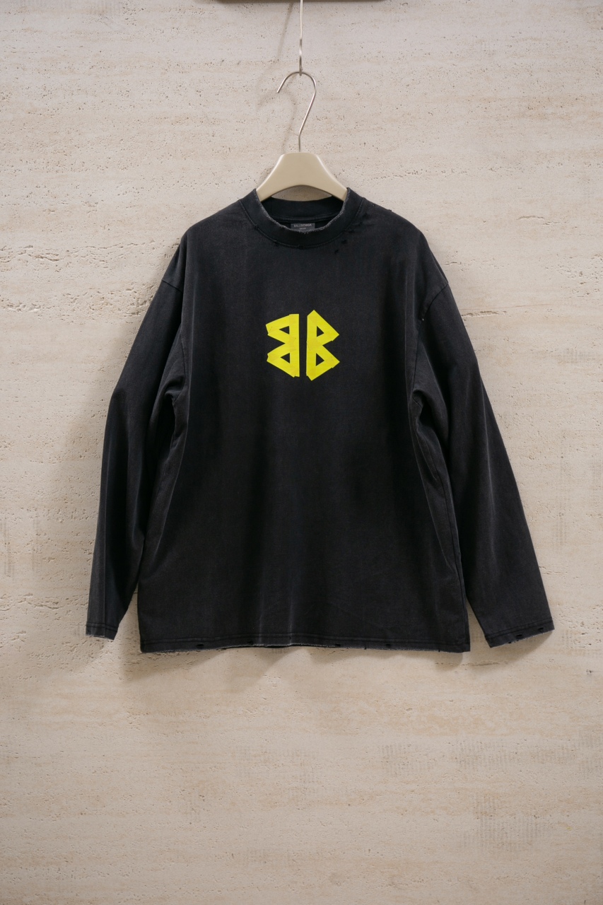 Balenciaga Paris 25FW Distressed Long Sleeve T-Shirt - Vintage Black 2 windows1756825705189 17598489831658455279