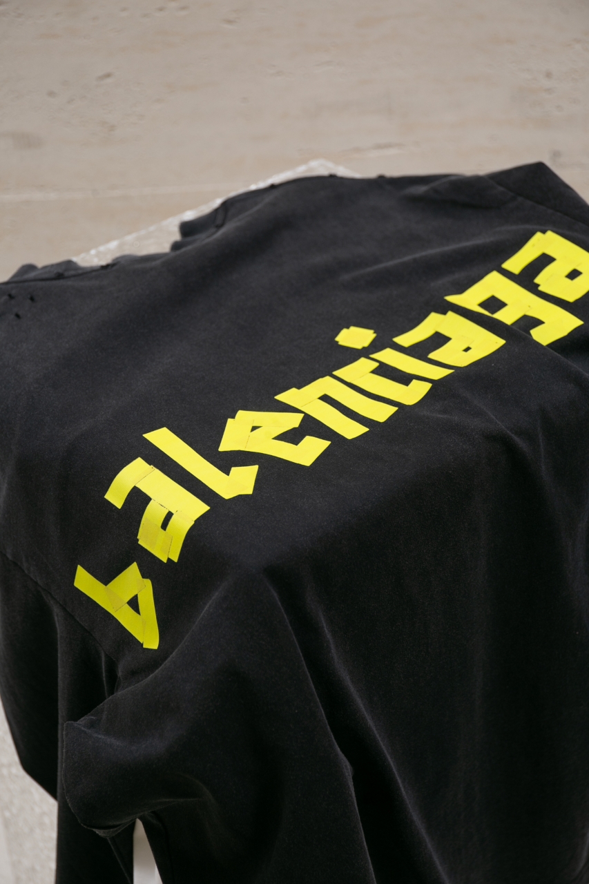 Balenciaga Paris 25FW Distressed Long Sleeve T-Shirt - Vintage Black 9 windows1756825706081 6452082101224965194