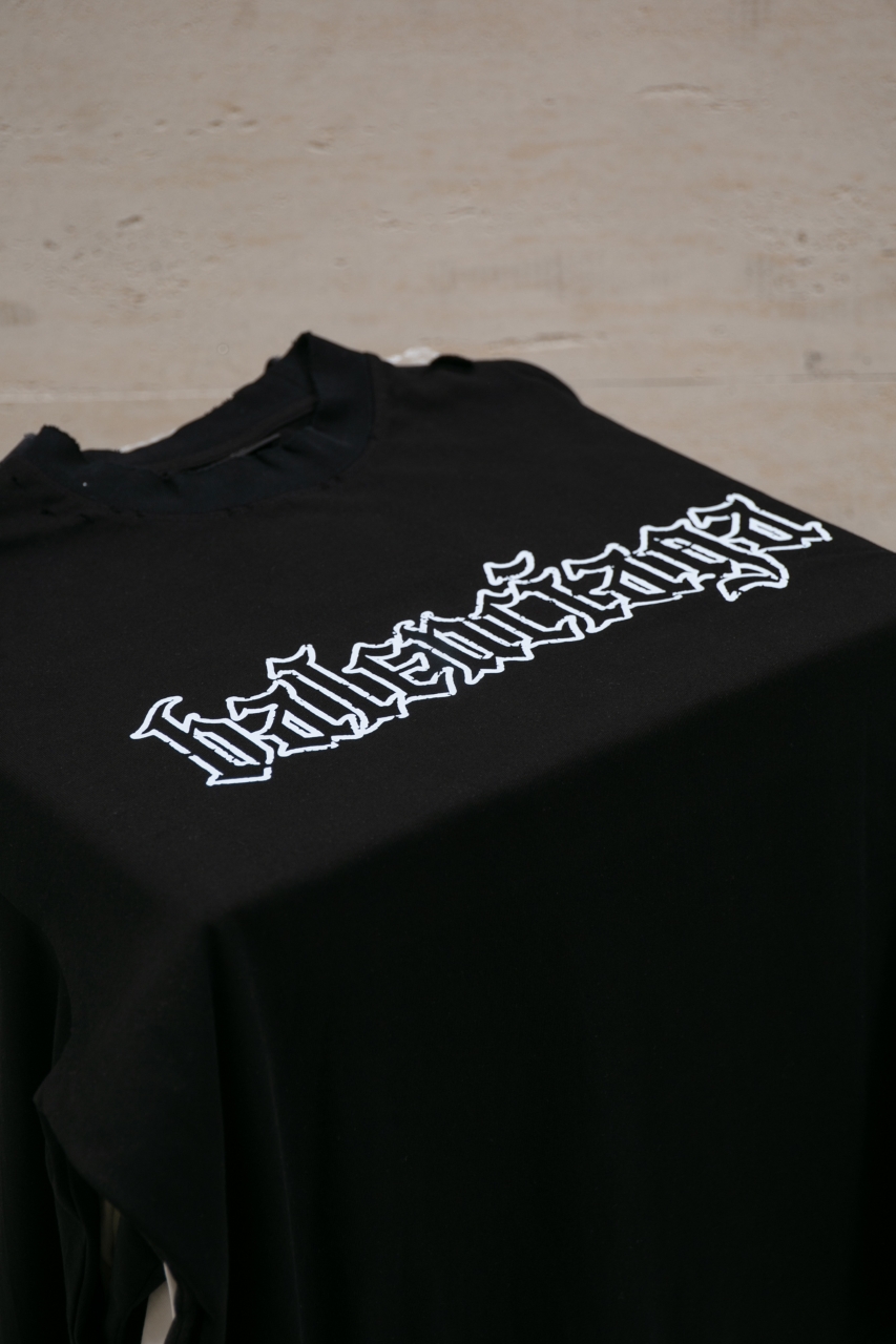Balenciaga Gothic Logo Distressed Long Sleeve T-Shirt - Unisex 3 windows1756825736776 2074608806697599942