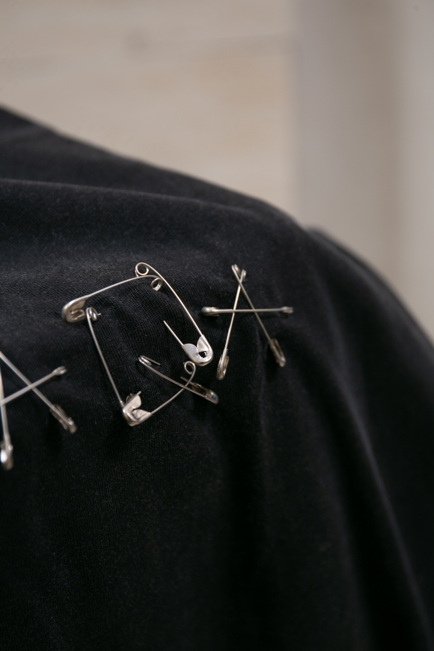 Balenciaga Black Distressed Logo Long Sleeve T-Shirt with Safety Pins 8 windows1756825771202 1911754423689455887