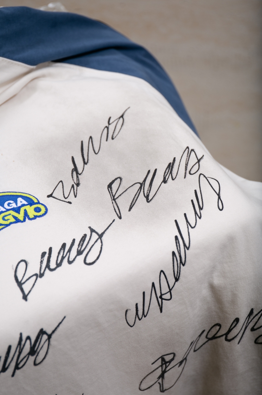 Balenciaga Hand-Drawn Signature Short Sleeve T-Shirt - Crew Neck, Blue and White 6 windows1756825895843 1081936350 165165650