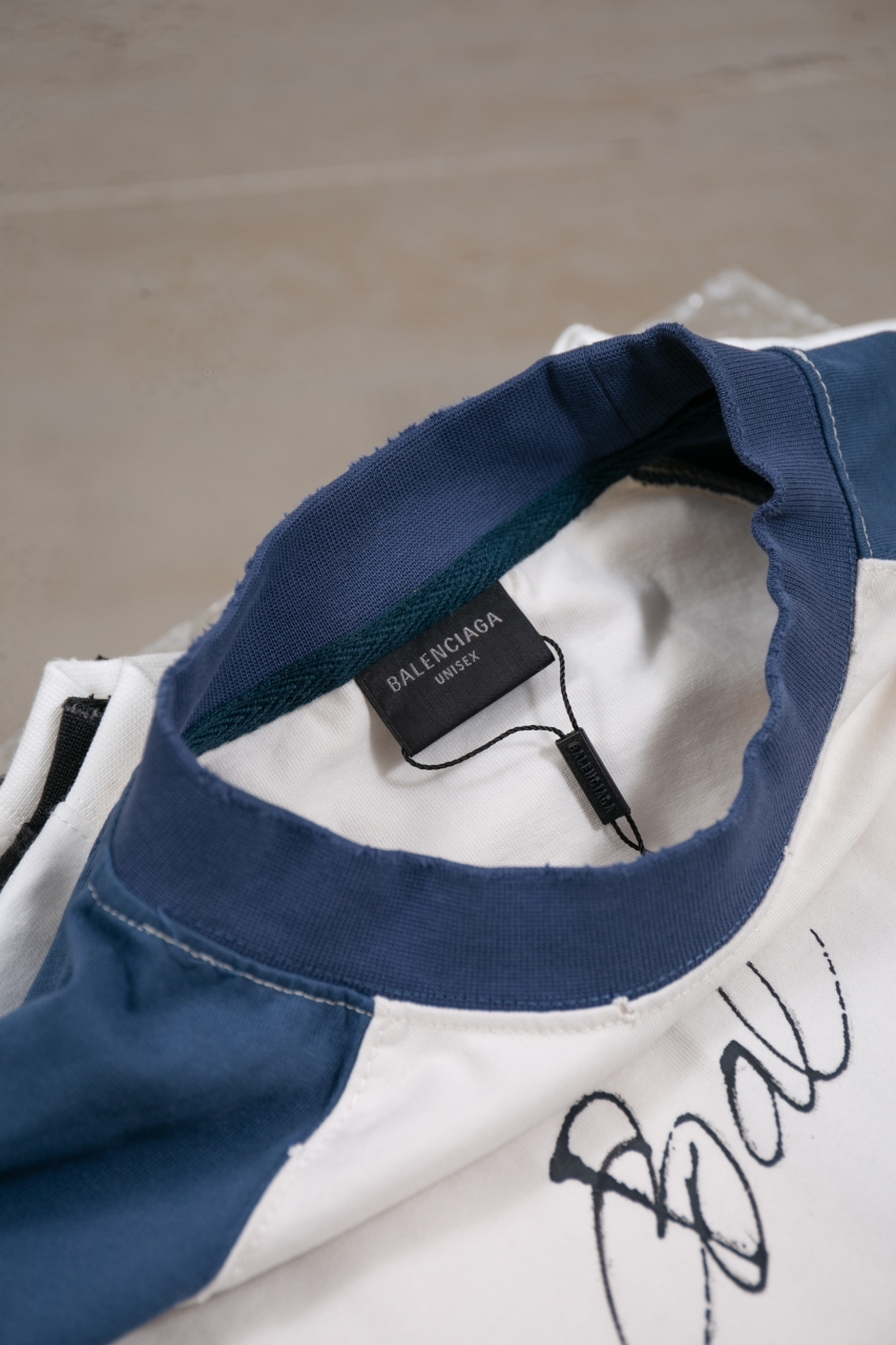 Balenciaga Hand-Drawn Signature Short Sleeve T-Shirt - Crew Neck, Blue and White 4 windows1756825896252 2077257628370118244