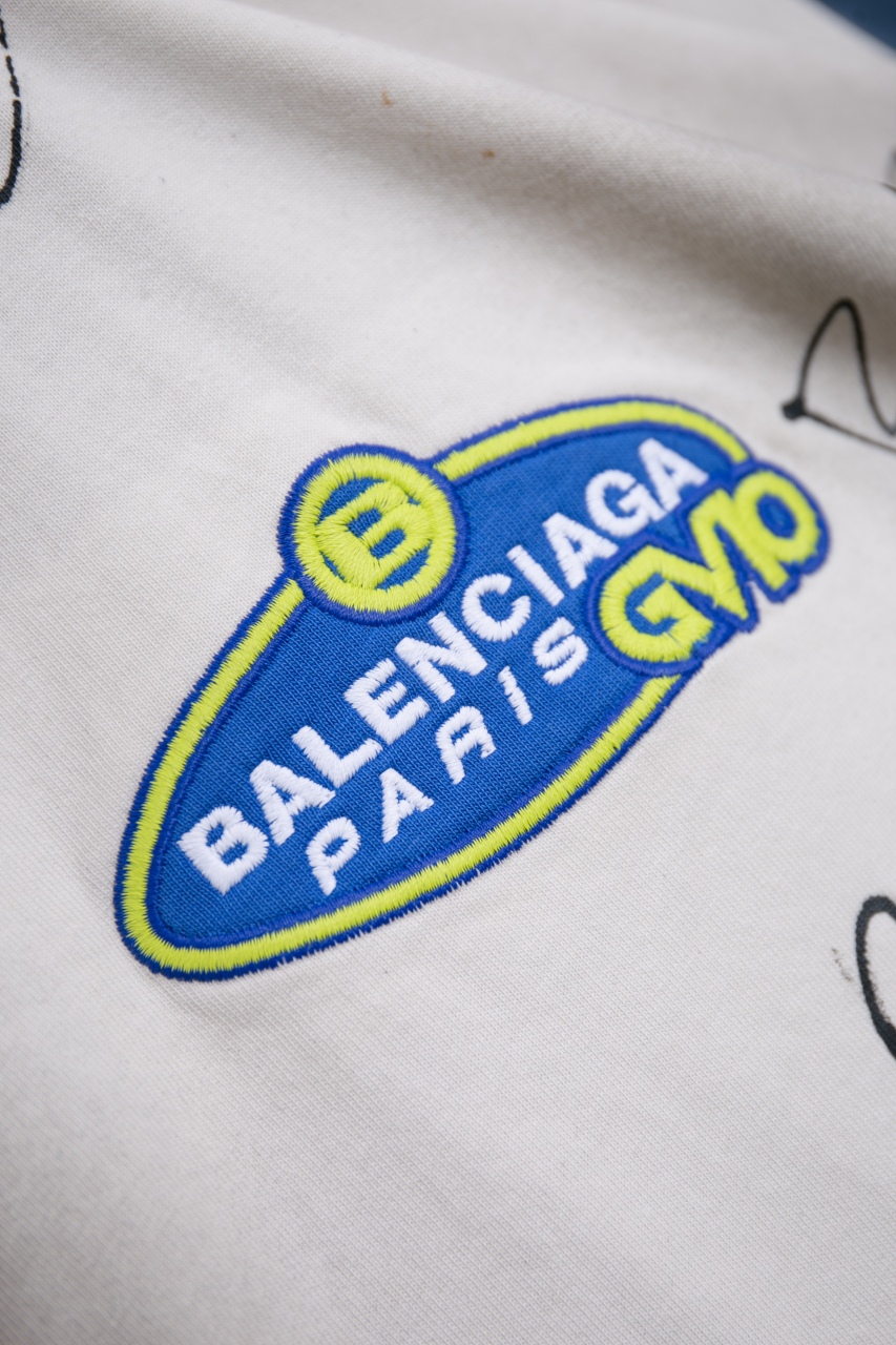 Balenciaga Hand-Drawn Signature Short Sleeve T-Shirt - Crew Neck, Blue and White 7 windows1756825896476 1838282412 2027403939
