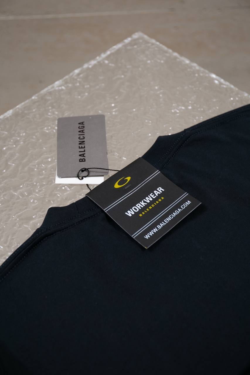 Oakley Men's Black Short Sleeve T-Shirt With Sticker Detail - Casual Style 4 windows1756826564288 5848919581960108513