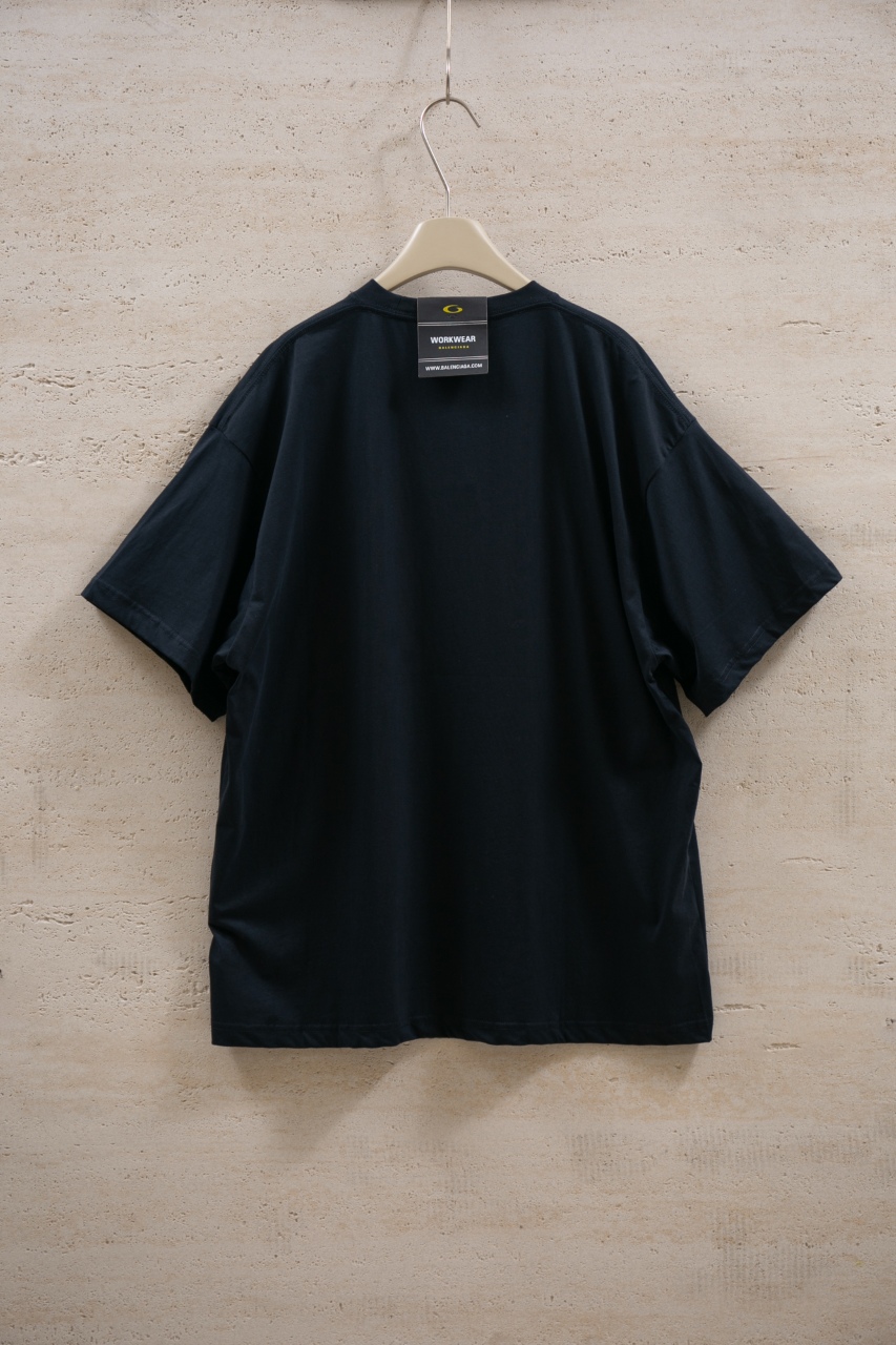 Oakley Men's Black Short Sleeve T-Shirt With Sticker Detail - Casual Style 2 windows1756826564389 816776241717530519