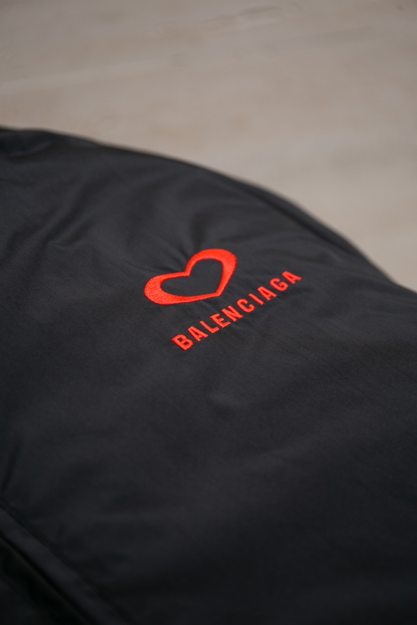 Balenciaga 25SS Limited Edition Windbreaker Jacket - Classic Logo & Heart 7 windows1757686499651 4264482441854231486